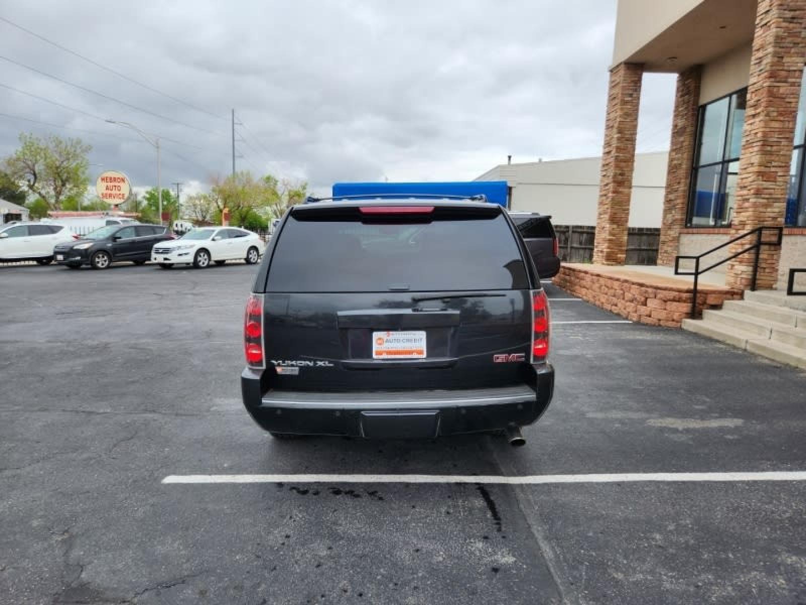 2012 GMC YUKON DENALI XL 4WD (1GKS2MEF5CR) with an 6.2L V8 OHV 16V engine, 6-Speed Automatic transmission, located at 8595 Washington St., Thornton, CO, 80229, (303) 287-5511, 39.852348, -104.978447 - Are you in the market for a pre-owned vehicle in Thornton, CO? Look no further than D1 Auto Credit - Thornton, a trusted used car dealer serving Denver County, Jefferson County, Adams County, and the surrounding areas. At D1 Auto Credit, we specialize in providing bad credit auto loans for quality u - Photo #6