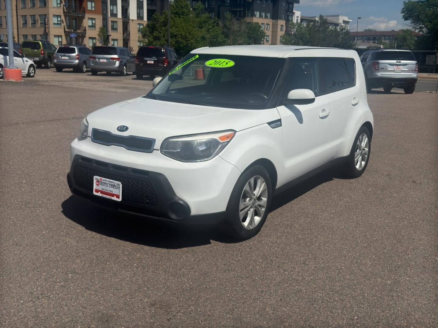 2015 WHITE Kia Soul + (Plus) (KNDJP3A56F7) with an 4 Cyl, 2.0L engine, Automatic transmission, located at 10890 W. Colfax Ave., Lakewood, CO, 80215, (303) 274-7692, 39.739914, -105.120132- Photo#1