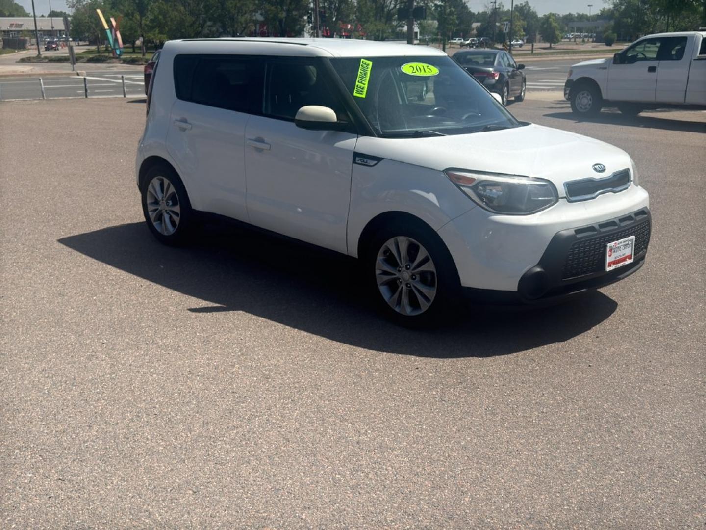 2015 WHITE Kia Soul + (Plus) (KNDJP3A56F7) with an 4 Cyl, 2.0L engine, Automatic transmission, located at 10890 W. Colfax Ave., Lakewood, CO, 80215, (303) 274-7692, 39.739914, -105.120132- Photo#6