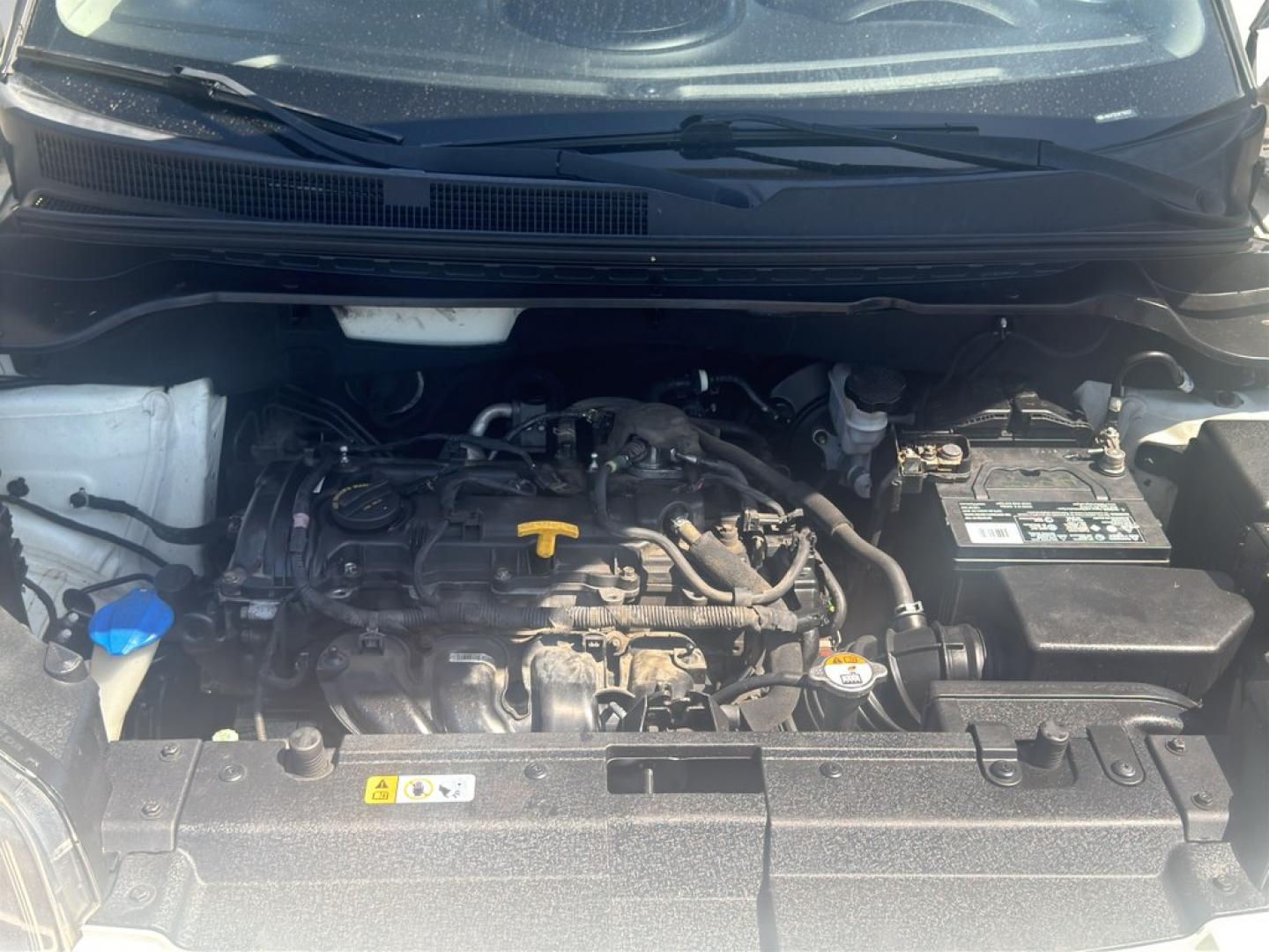 2015 WHITE Kia Soul + (Plus) (KNDJP3A56F7) with an 4 Cyl, 2.0L engine, Automatic transmission, located at 10890 W. Colfax Ave., Lakewood, CO, 80215, (303) 274-7692, 39.739914, -105.120132- Photo#13