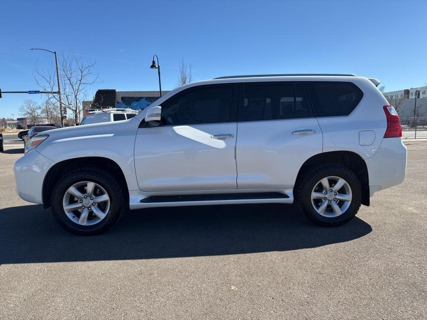 2010 White Lexus GX 460 (JTJBM7FX7A5) with an 4.6L V8 DOHC Dual VVT-i 32V engine, Automatic transmission, located at 10890 W. Colfax Ave., Lakewood, CO, 80215, (303) 274-7692, 39.739914, -105.120132 - 2010 Lexus GX 4WD<br><br>D1 Auto NEVER charges dealer fees! All cars have clean titles and have been inspected for mechanical issues. We have financing for everyone. Good credit, bad credit, first time buyers.<br><br>Please call Lakewood Location 303-274-7692 or Thornton 303-287-5511 to schedule a t - Photo#7