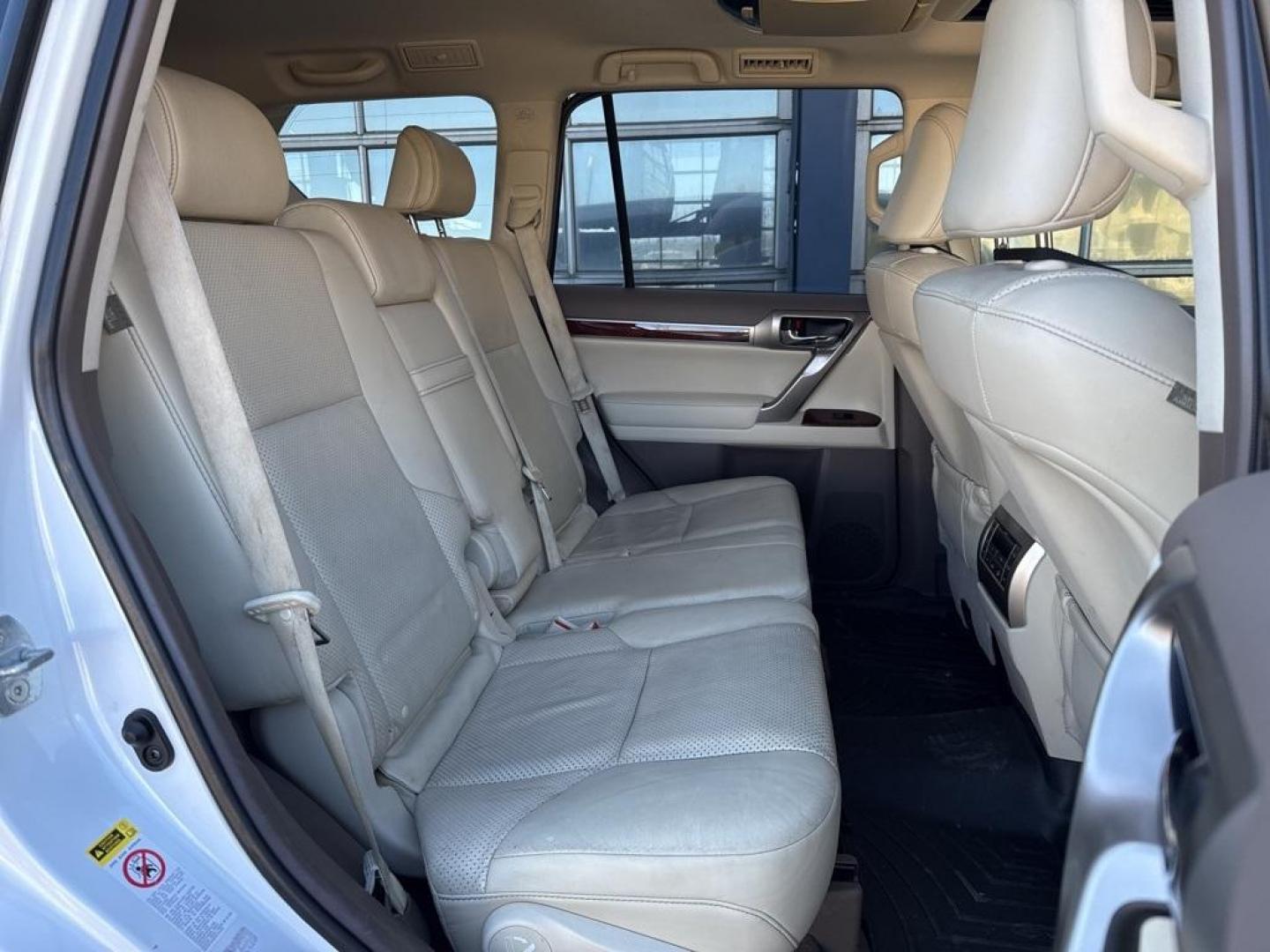 2010 White Lexus GX 460 (JTJBM7FX7A5) with an 4.6L V8 DOHC Dual VVT-i 32V engine, Automatic transmission, located at 10890 W. Colfax Ave., Lakewood, CO, 80215, (303) 274-7692, 39.739914, -105.120132 - 2010 Lexus GX 4WD<br><br>D1 Auto NEVER charges dealer fees! All cars have clean titles and have been inspected for mechanical issues. We have financing for everyone. Good credit, bad credit, first time buyers.<br><br>Please call Lakewood Location 303-274-7692 or Thornton 303-287-5511 to schedule a t - Photo#17