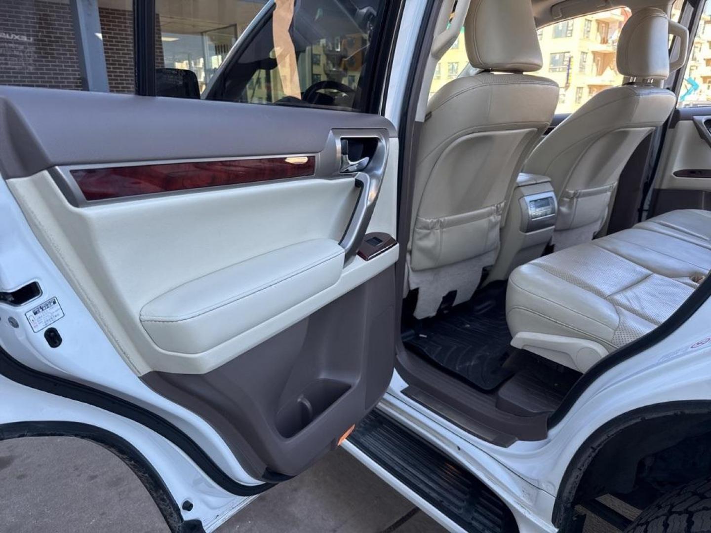2010 White Lexus GX 460 (JTJBM7FX7A5) with an 4.6L V8 DOHC Dual VVT-i 32V engine, Automatic transmission, located at 10890 W. Colfax Ave., Lakewood, CO, 80215, (303) 274-7692, 39.739914, -105.120132 - 2010 Lexus GX 4WD<br><br>D1 Auto NEVER charges dealer fees! All cars have clean titles and have been inspected for mechanical issues. We have financing for everyone. Good credit, bad credit, first time buyers.<br><br>Please call Lakewood Location 303-274-7692 or Thornton 303-287-5511 to schedule a t - Photo#25