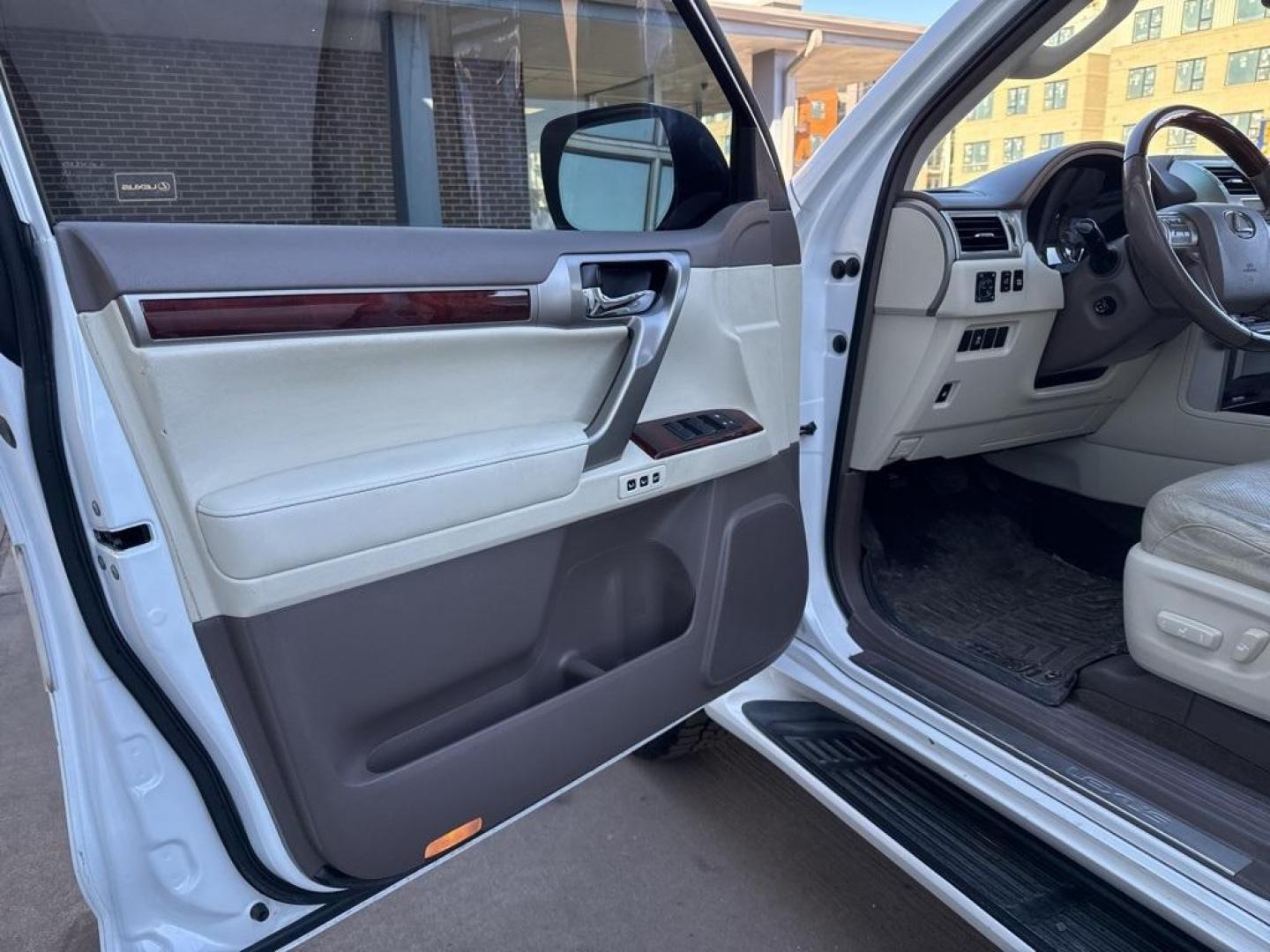 2010 White Lexus GX 460 (JTJBM7FX7A5) with an 4.6L V8 DOHC Dual VVT-i 32V engine, Automatic transmission, located at 10890 W. Colfax Ave., Lakewood, CO, 80215, (303) 274-7692, 39.739914, -105.120132 - 2010 Lexus GX 4WD<br><br>D1 Auto NEVER charges dealer fees! All cars have clean titles and have been inspected for mechanical issues. We have financing for everyone. Good credit, bad credit, first time buyers.<br><br>Please call Lakewood Location 303-274-7692 or Thornton 303-287-5511 to schedule a t - Photo#26