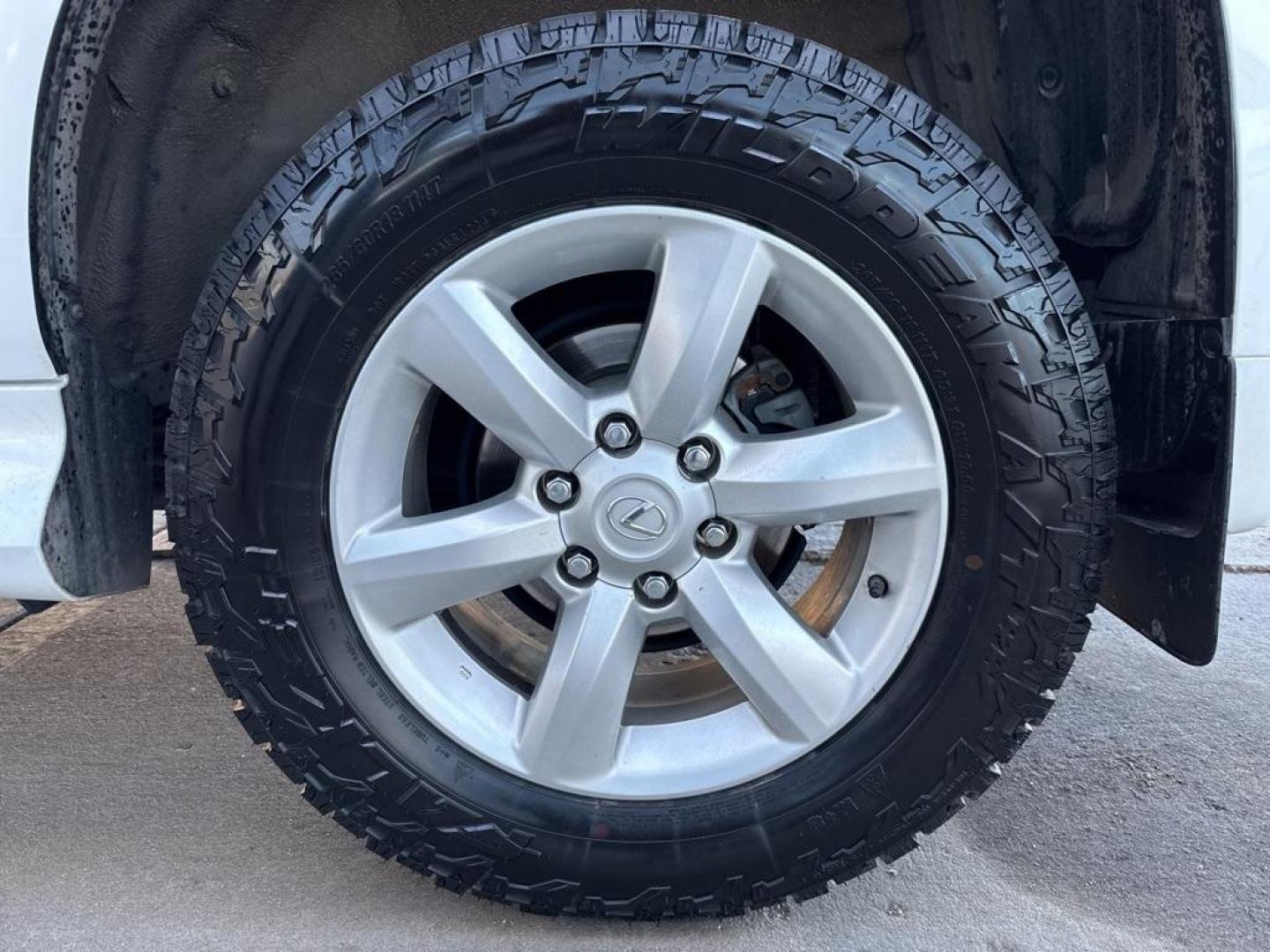 2010 White Lexus GX 460 (JTJBM7FX7A5) with an 4.6L V8 DOHC Dual VVT-i 32V engine, Automatic transmission, located at 10890 W. Colfax Ave., Lakewood, CO, 80215, (303) 274-7692, 39.739914, -105.120132 - 2010 Lexus GX 4WD<br><br>D1 Auto NEVER charges dealer fees! All cars have clean titles and have been inspected for mechanical issues. We have financing for everyone. Good credit, bad credit, first time buyers.<br><br>Please call Lakewood Location 303-274-7692 or Thornton 303-287-5511 to schedule a t - Photo#29