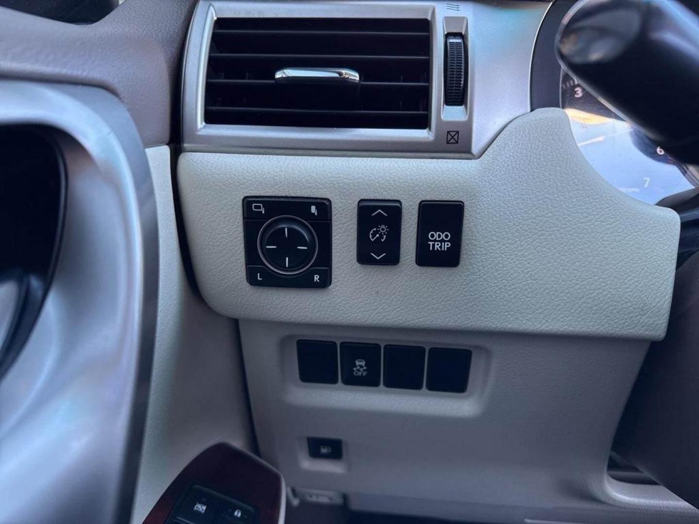 2010 White Lexus GX 460 (JTJBM7FX7A5) with an 4.6L V8 DOHC Dual VVT-i 32V engine, Automatic transmission, located at 10890 W. Colfax Ave., Lakewood, CO, 80215, (303) 274-7692, 39.739914, -105.120132 - 2010 Lexus GX 4WD<br><br>D1 Auto NEVER charges dealer fees! All cars have clean titles and have been inspected for mechanical issues. We have financing for everyone. Good credit, bad credit, first time buyers.<br><br>Please call Lakewood Location 303-274-7692 or Thornton 303-287-5511 to schedule a t - Photo#36
