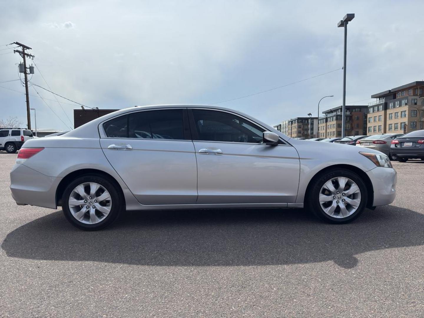 2010 SILVER Honda Accord EX-L (1HGCP3F87AA) with an V6, 3.5L engine, Automatic transmission, located at 10890 W. Colfax Ave., Lakewood, CO, 80215, (303) 274-7692, 39.739914, -105.120132 - Photo#3