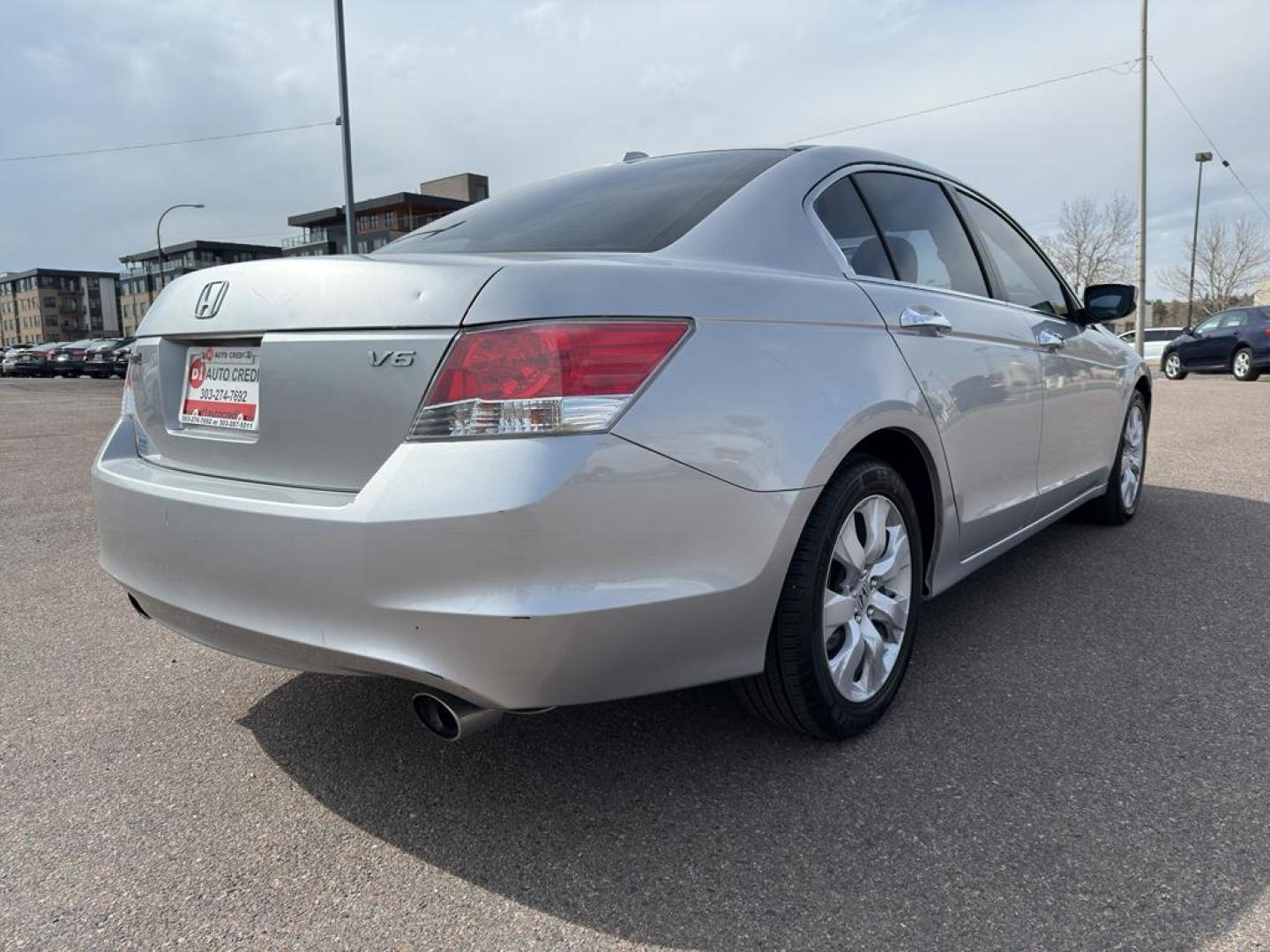 2010 SILVER Honda Accord EX-L (1HGCP3F87AA) with an V6, 3.5L engine, Automatic transmission, located at 10890 W. Colfax Ave., Lakewood, CO, 80215, (303) 274-7692, 39.739914, -105.120132 - Photo#4