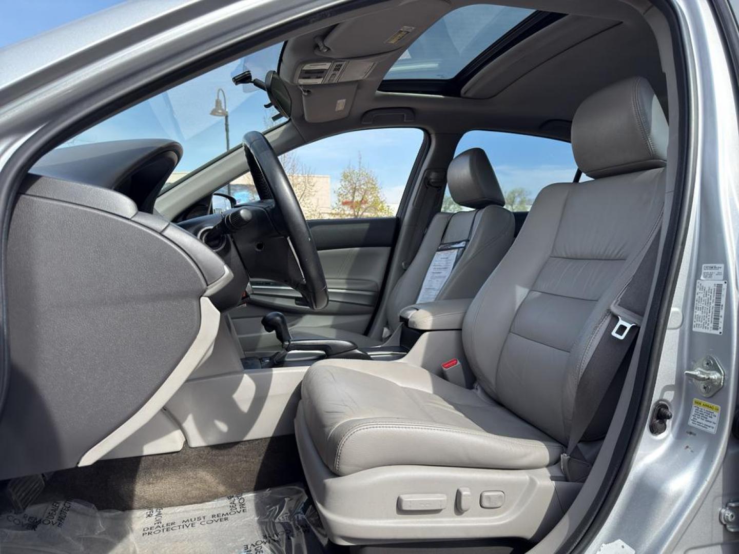 2010 SILVER Honda Accord EX-L (1HGCP3F87AA) with an V6, 3.5L engine, Automatic transmission, located at 10890 W. Colfax Ave., Lakewood, CO, 80215, (303) 274-7692, 39.739914, -105.120132 - Photo#16