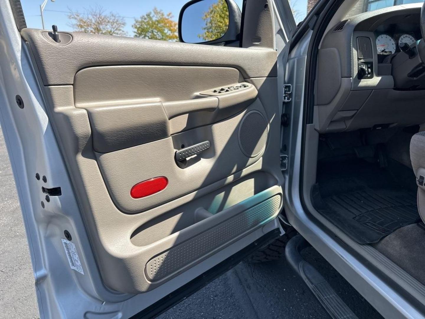 2003 SILVER Dodge Ram Pickup ST QUAD CAB SHORT BE (1D7HU18N23S) with an V8, 4.7L engine, Automatic transmission, located at 10890 W. Colfax Ave., Lakewood, CO, 80215, (303) 274-7692, 39.739914, -105.120132 - Photo#20