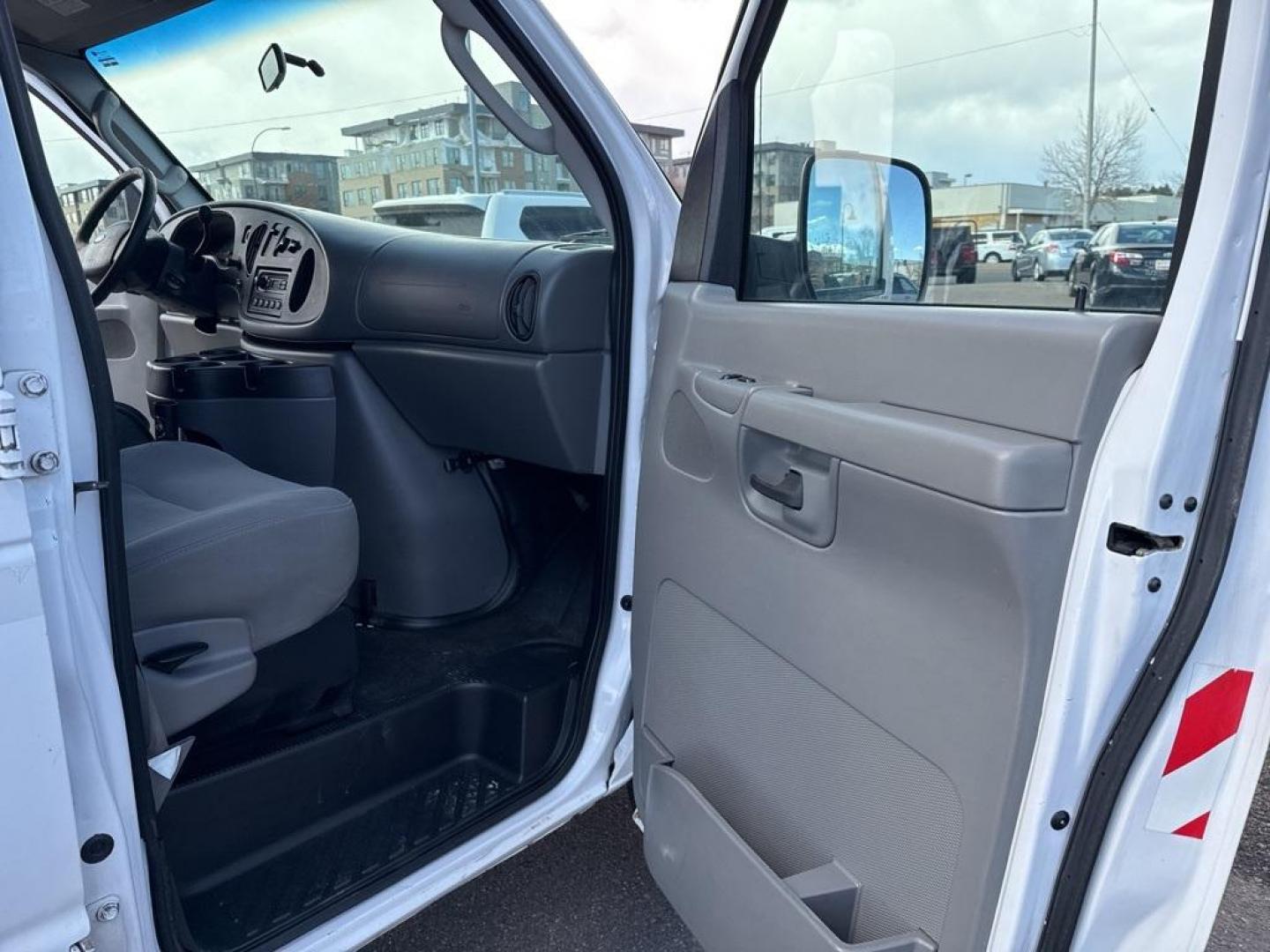 2007 WHITE Ford Econoline Base (1FTNE24L67D) with an V8, 5.4L (330 CID) engine, Automatic transmission, located at 10890 W. Colfax Ave., Lakewood, CO, 80215, (303) 274-7692, 39.739914, -105.120132 - For sale: a reliable and robust 2007 Ford Econoline E250 Base, perfect for both personal and professional use. This sturdy vehicle features a powerful V8, 5.4L (330 CID) engine, ensuring you have the strength to tackle any task. With rear-wheel drive, it provides excellent handling and stability, ma - Photo#29