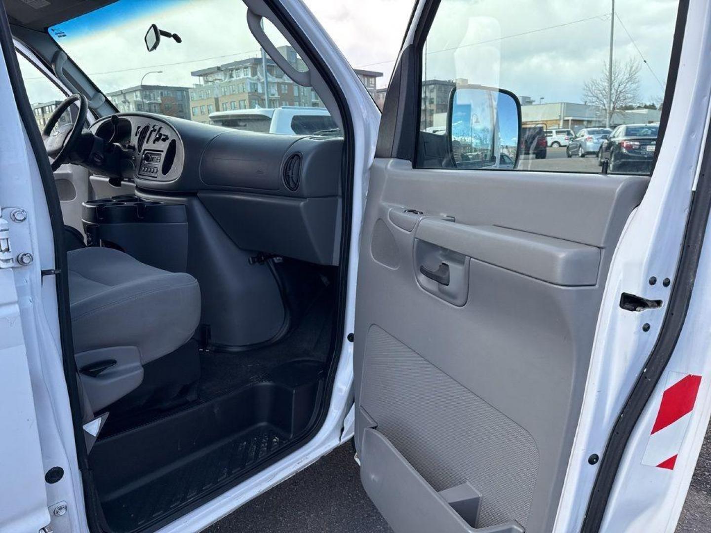 2007 WHITE Ford Econoline Base (1FTNE24L67D) with an V8, 5.4L (330 CID) engine, Automatic transmission, located at 10890 W. Colfax Ave., Lakewood, CO, 80215, (303) 274-7692, 39.739914, -105.120132 - For sale: a reliable and robust 2007 Ford Econoline E250 Base, perfect for both personal and professional use. This sturdy vehicle features a powerful V8, 5.4L (330 CID) engine, ensuring you have the strength to tackle any task. With rear-wheel drive, it provides excellent handling and stability, ma - Photo#12