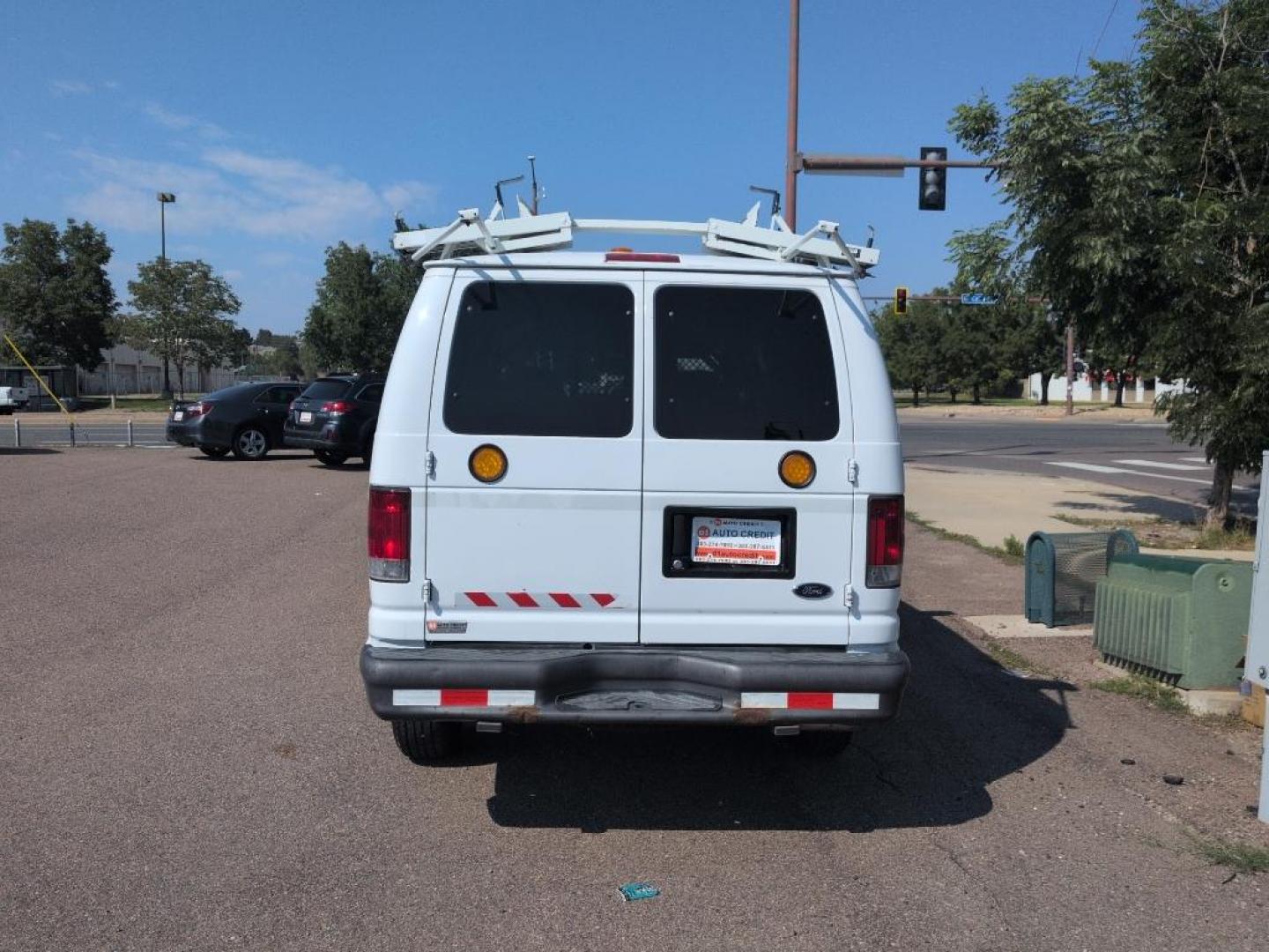 2007 WHITE Ford Econoline Base (1FTNE24L67D) with an V8, 5.4L (330 CID) engine, Automatic transmission, located at 10890 W. Colfax Ave., Lakewood, CO, 80215, (303) 274-7692, 39.739914, -105.120132 - Photo#5