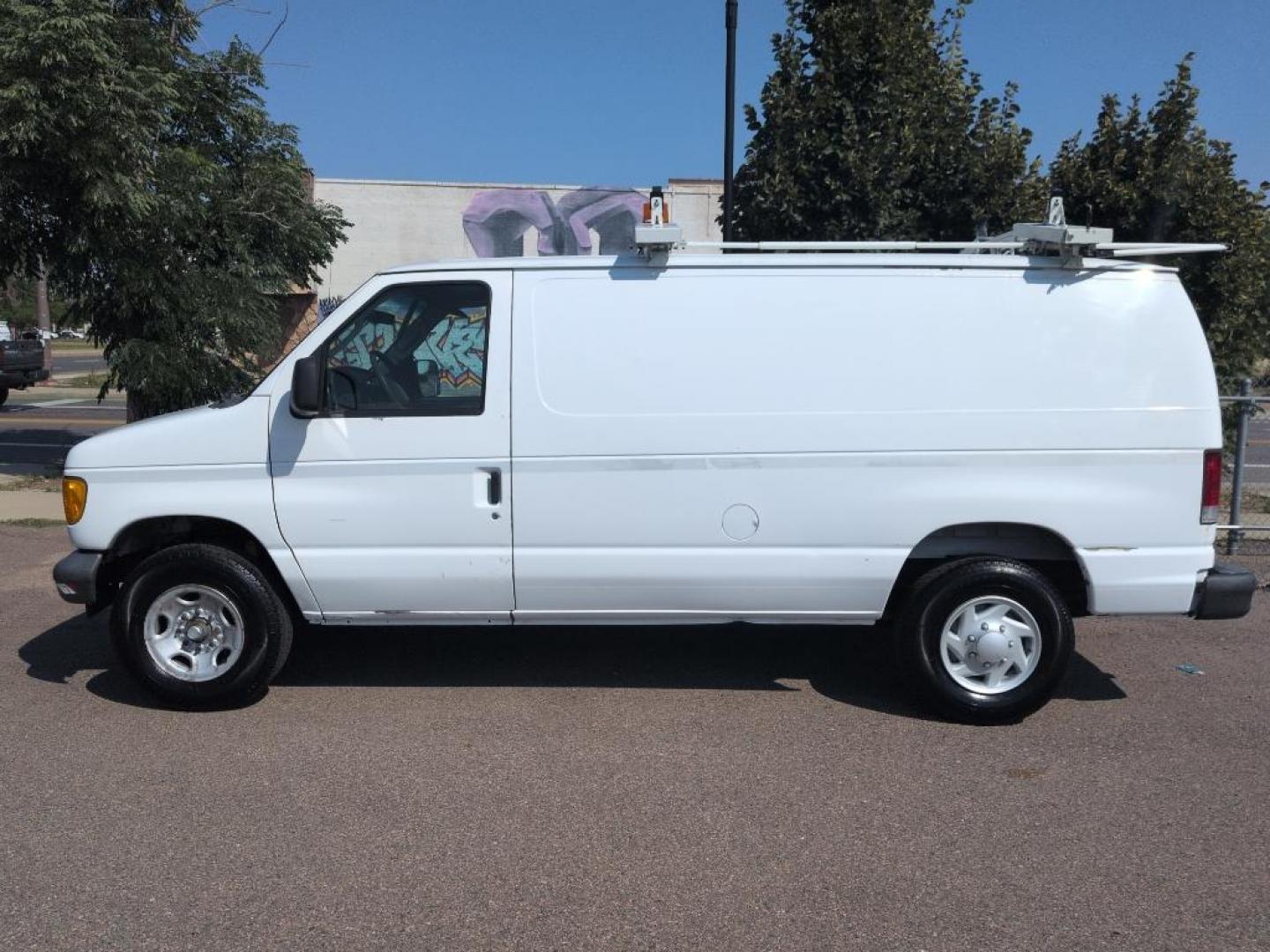 2007 WHITE Ford Econoline Base (1FTNE24L67D) with an V8, 5.4L (330 CID) engine, Automatic transmission, located at 10890 W. Colfax Ave., Lakewood, CO, 80215, (303) 274-7692, 39.739914, -105.120132 - Photo#7