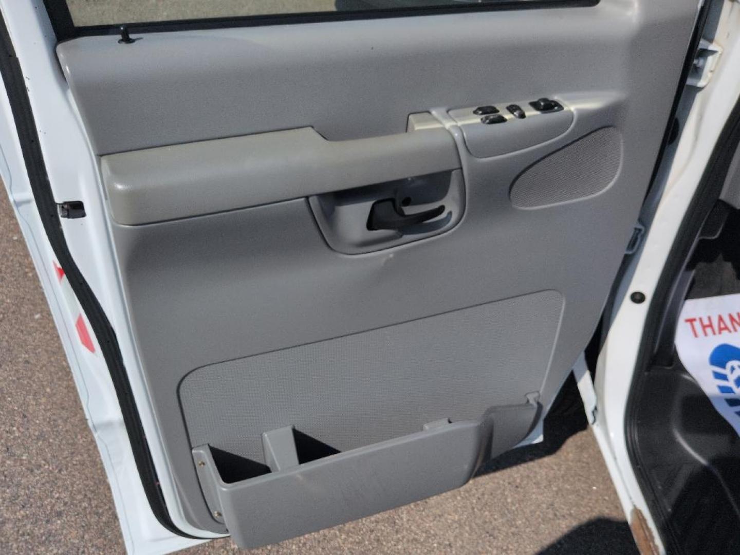 2007 WHITE Ford Econoline Base (1FTNE24L67D) with an V8, 5.4L (330 CID) engine, Automatic transmission, located at 10890 W. Colfax Ave., Lakewood, CO, 80215, (303) 274-7692, 39.739914, -105.120132 - Photo#8