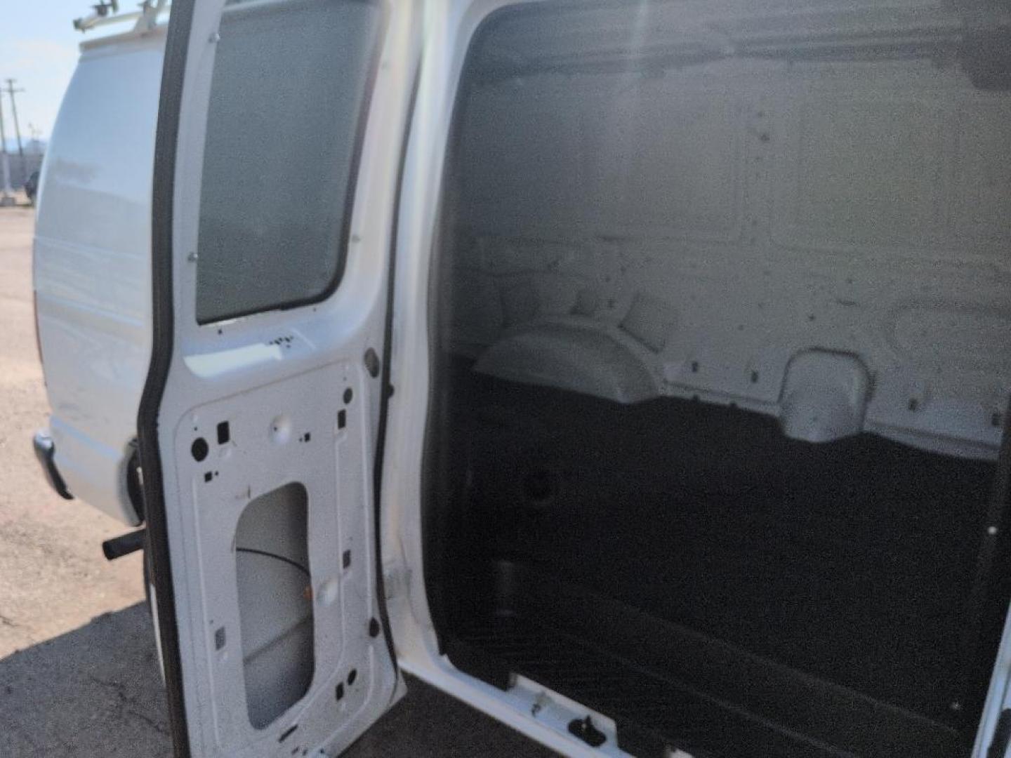 2007 WHITE Ford Econoline Base (1FTNE24L67D) with an V8, 5.4L (330 CID) engine, Automatic transmission, located at 10890 W. Colfax Ave., Lakewood, CO, 80215, (303) 274-7692, 39.739914, -105.120132 - Photo#17