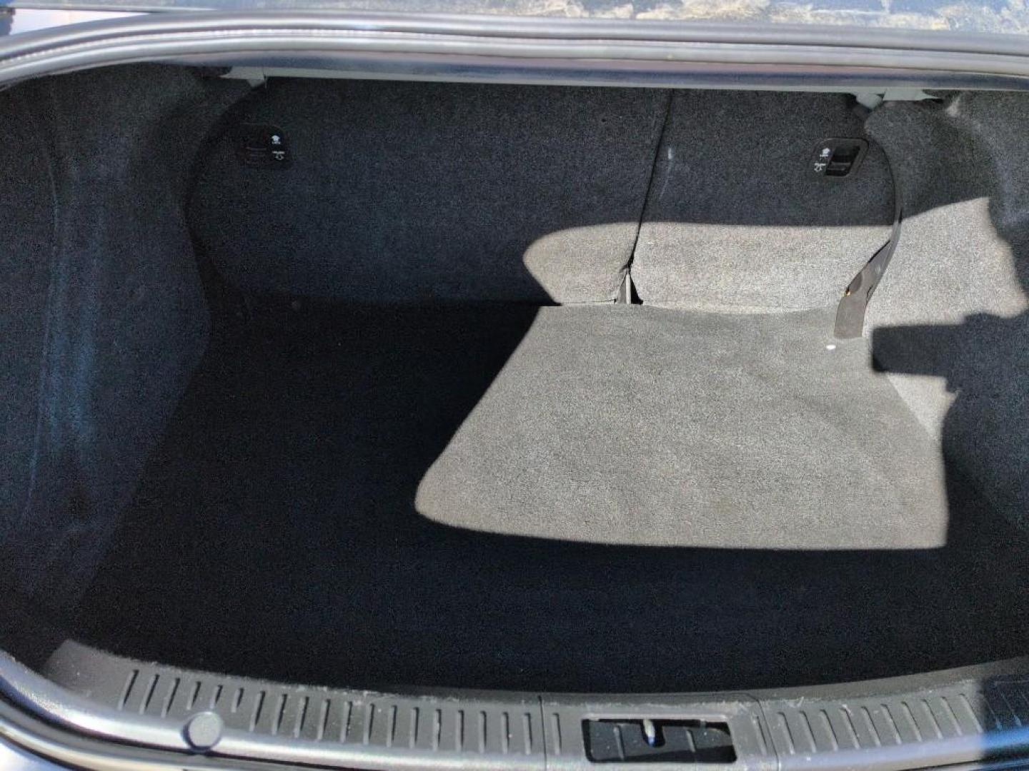 2009 GRAY Mazda Mazda3 i (JM1BK32FX91) with an 4 Cyl, 2.0L engine, Manual 5-Speed transmission, located at 10890 W. Colfax Ave., Lakewood, CO, 80215, (303) 274-7692, 39.739914, -105.120132 - Photo#20