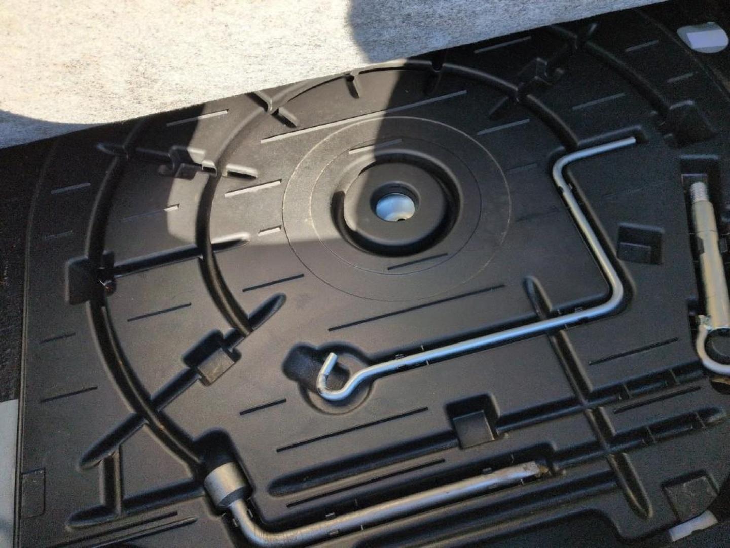 2009 GRAY Mazda Mazda3 i (JM1BK32FX91) with an 4 Cyl, 2.0L engine, Manual 5-Speed transmission, located at 10890 W. Colfax Ave., Lakewood, CO, 80215, (303) 274-7692, 39.739914, -105.120132 - Photo#21