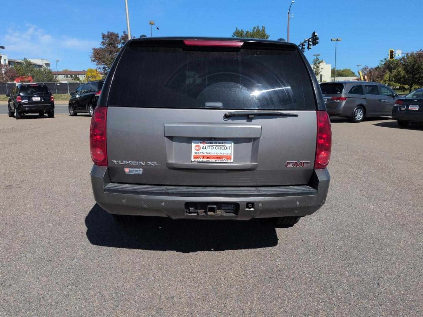 2013 GRAY /ACTUAL GMC Yukon XL SLT1 (1GKS2KE78DR) with an V8, 5.3L engine, Automatic transmission, located at 10890 W. Colfax Ave., Lakewood, CO, 80215, (303) 274-7692, 39.739914, -105.120132 - Photo#5