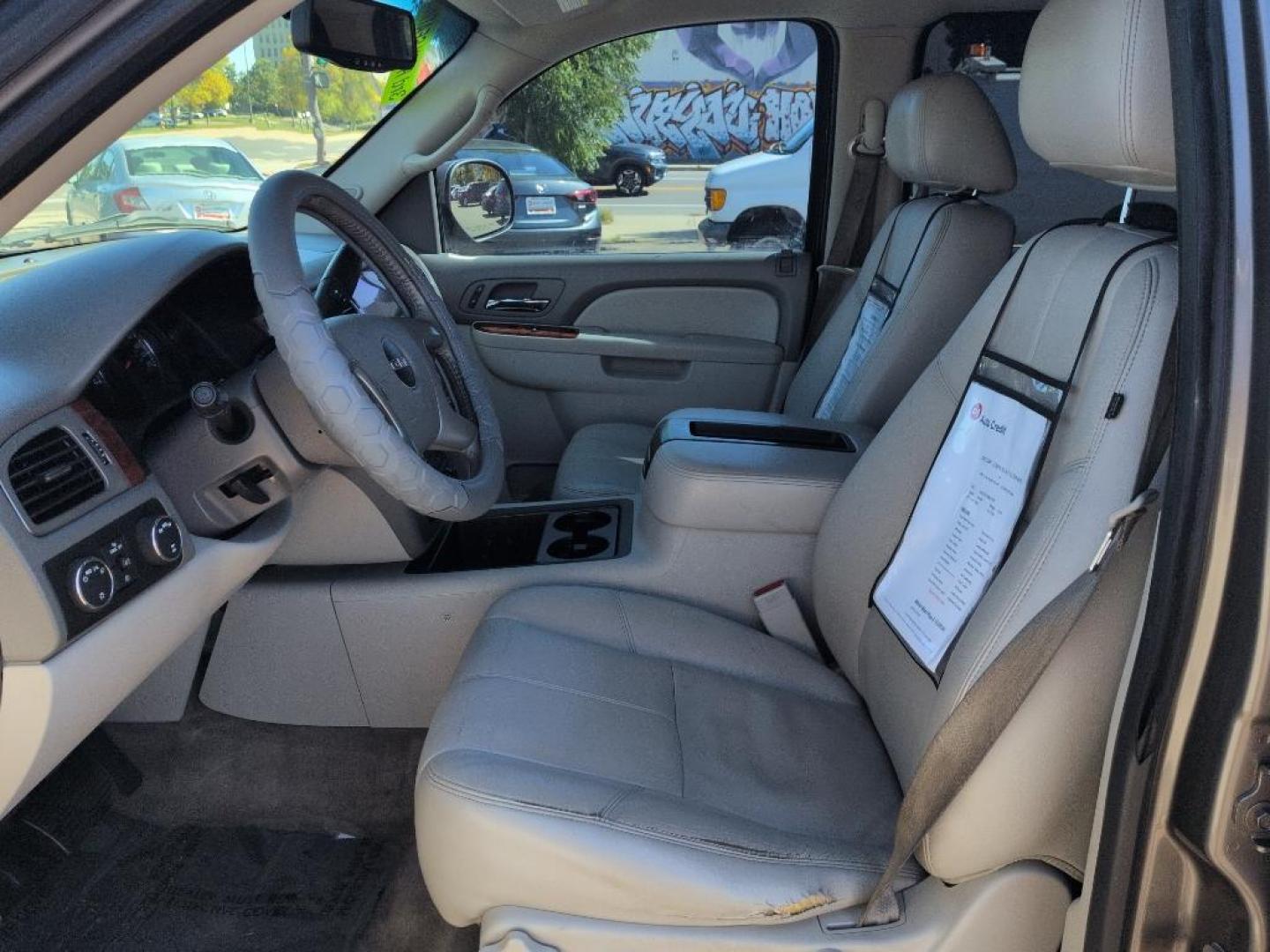 2013 GRAY /ACTUAL GMC Yukon XL SLT1 (1GKS2KE78DR) with an V8, 5.3L engine, Automatic transmission, located at 10890 W. Colfax Ave., Lakewood, CO, 80215, (303) 274-7692, 39.739914, -105.120132 - Photo#9