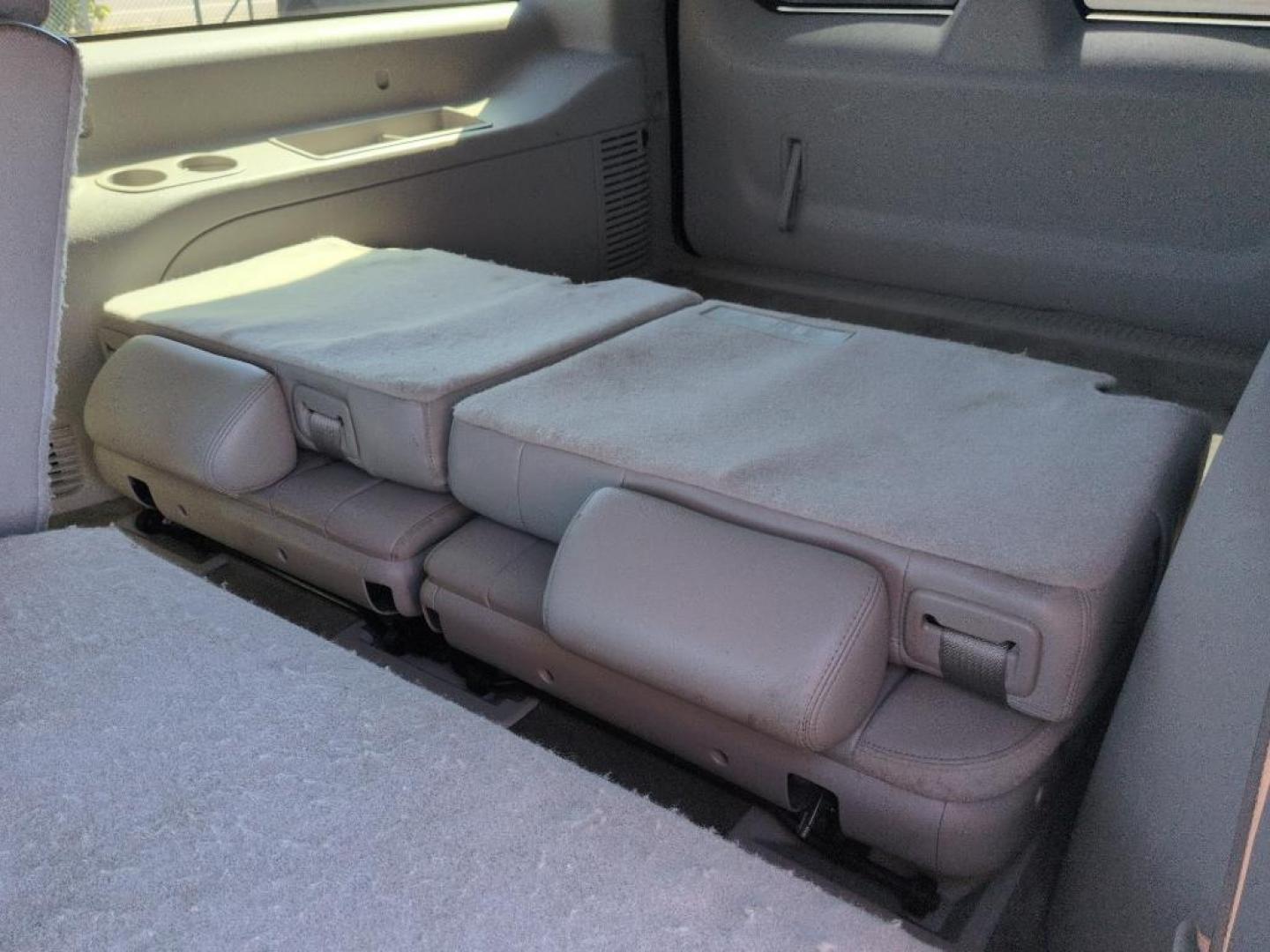 2013 GRAY /ACTUAL GMC Yukon XL SLT1 (1GKS2KE78DR) with an V8, 5.3L engine, Automatic transmission, located at 10890 W. Colfax Ave., Lakewood, CO, 80215, (303) 274-7692, 39.739914, -105.120132 - Photo#18