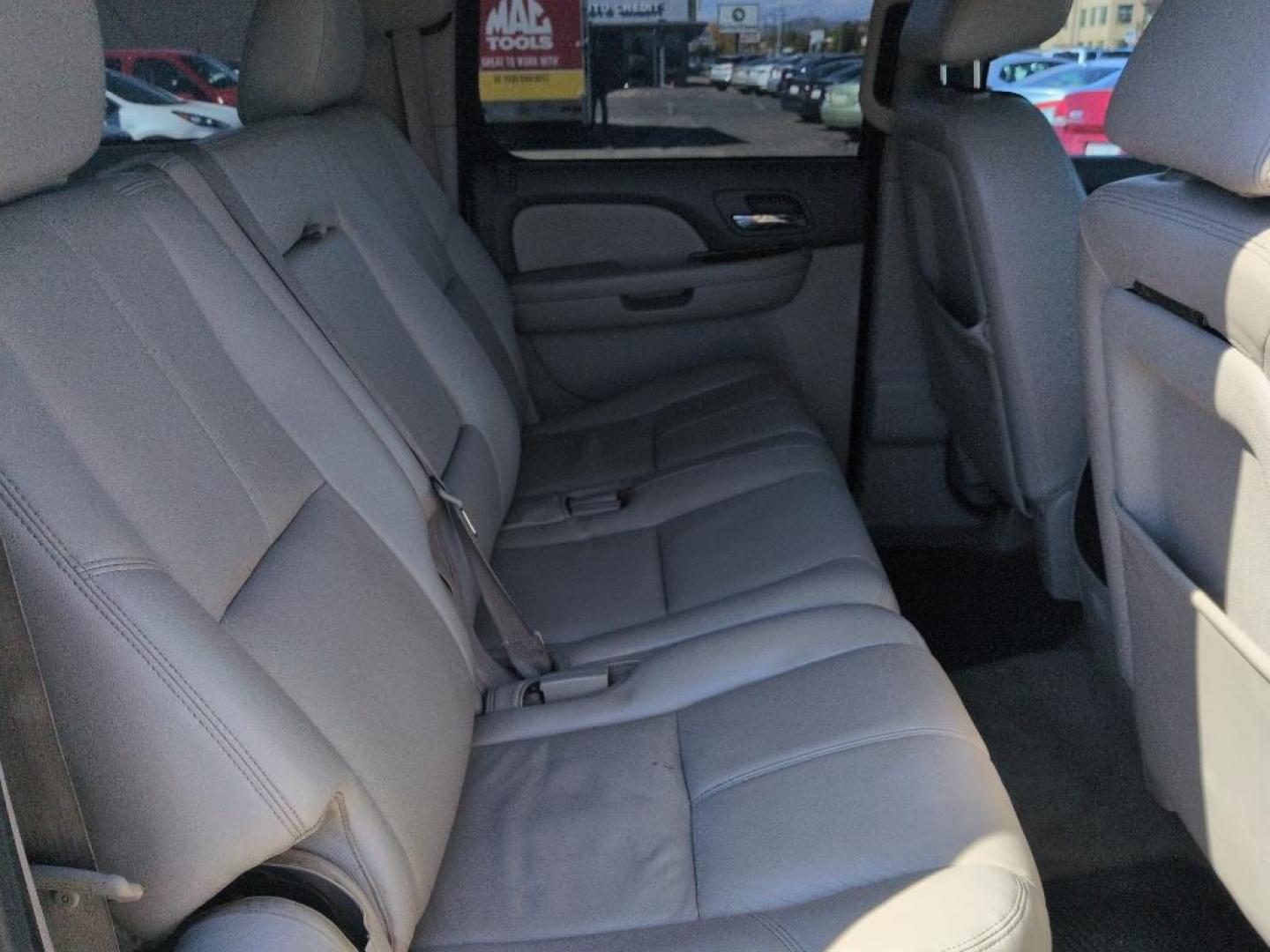 2013 GRAY /ACTUAL GMC Yukon XL SLT1 (1GKS2KE78DR) with an V8, 5.3L engine, Automatic transmission, located at 10890 W. Colfax Ave., Lakewood, CO, 80215, (303) 274-7692, 39.739914, -105.120132 - Photo#22