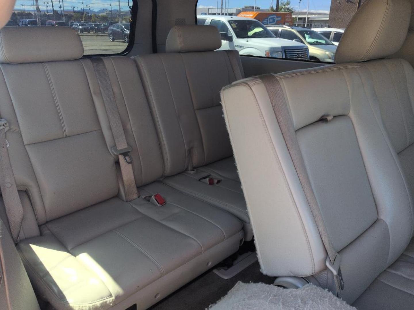 2013 GRAY /ACTUAL GMC Yukon XL SLT1 (1GKS2KE78DR) with an V8, 5.3L engine, Automatic transmission, located at 10890 W. Colfax Ave., Lakewood, CO, 80215, (303) 274-7692, 39.739914, -105.120132 - Photo#23