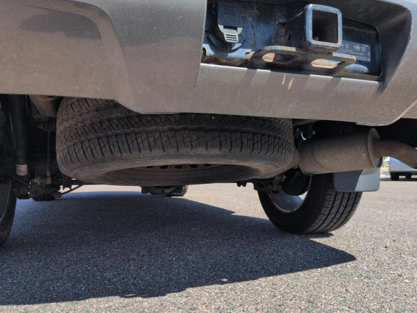 2013 GRAY /ACTUAL GMC Yukon XL SLT1 (1GKS2KE78DR) with an V8, 5.3L engine, Automatic transmission, located at 10890 W. Colfax Ave., Lakewood, CO, 80215, (303) 274-7692, 39.739914, -105.120132 - Photo#25