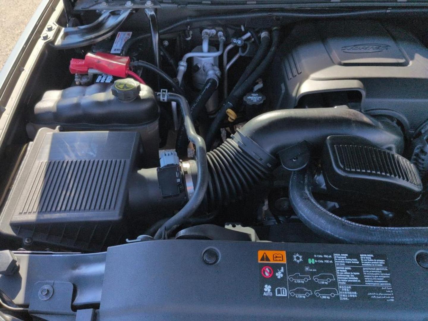 2013 GRAY /ACTUAL GMC Yukon XL SLT1 (1GKS2KE78DR) with an V8, 5.3L engine, Automatic transmission, located at 10890 W. Colfax Ave., Lakewood, CO, 80215, (303) 274-7692, 39.739914, -105.120132 - Photo#26