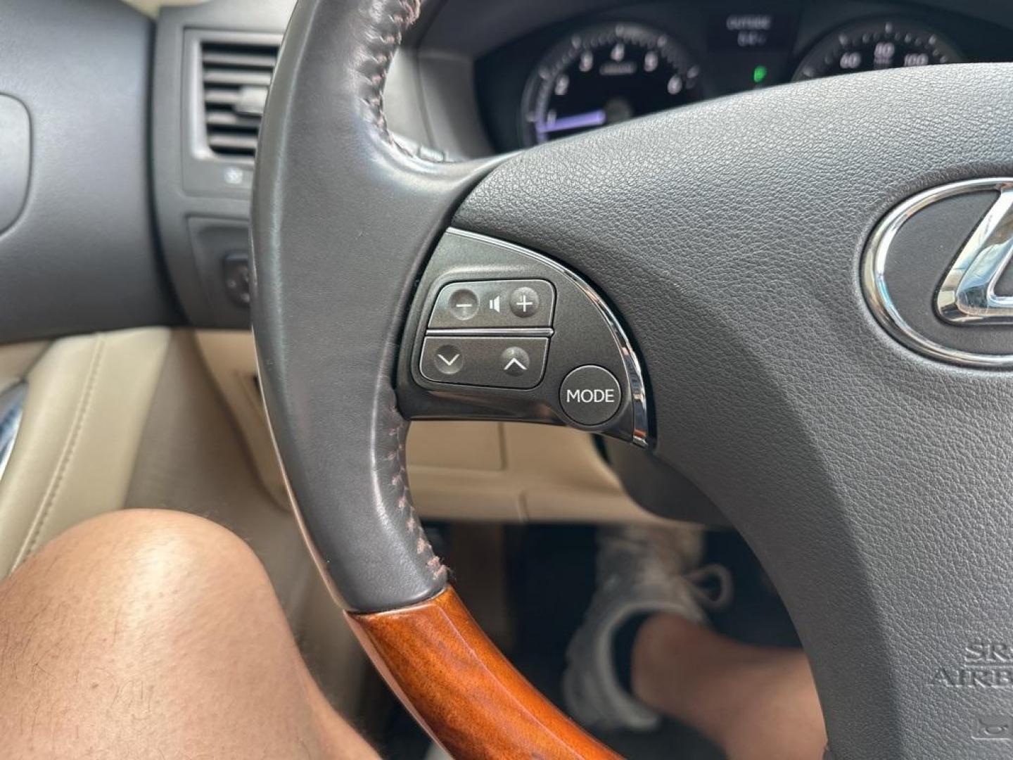 2010 White /Parchment Lexus ES 350 (JTHBK1EG2A2) with an 3.5L V6 DOHC Dual VVT-i 24V engine, Automatic transmission, located at 10890 W. Colfax Ave., Lakewood, CO, 80215, (303) 274-7692, 39.739914, -105.120132 - 2010 Lexus ES FWD All Cars Have Clean Titles And Are Serviced Before Sale., Backup Camera, Leather, Heated and Ventilated Seats, Non Smoker, No Pet Odor Or Hair, ES 350, Parchment Leather, 17'' 10-Spoke Aluminum Alloy Wheels, Heated and Ventilated Front Seats, High-Intensity Discharge Headlamps, N - Photo#24