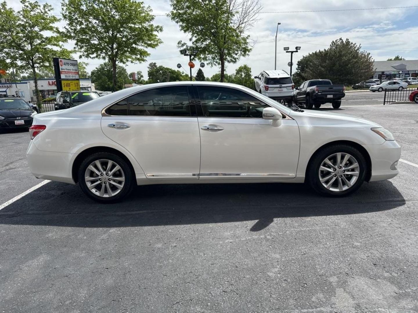 2010 White /Parchment Lexus ES 350 (JTHBK1EG2A2) with an 3.5L V6 DOHC Dual VVT-i 24V engine, Automatic transmission, located at 10890 W. Colfax Ave., Lakewood, CO, 80215, (303) 274-7692, 39.739914, -105.120132 - 2010 Lexus ES FWD All Cars Have Clean Titles And Are Serviced Before Sale., Backup Camera, Leather, Heated and Ventilated Seats, Non Smoker, No Pet Odor Or Hair, ES 350, Parchment Leather, 17'' 10-Spoke Aluminum Alloy Wheels, Heated and Ventilated Front Seats, High-Intensity Discharge Headlamps, N - Photo#4