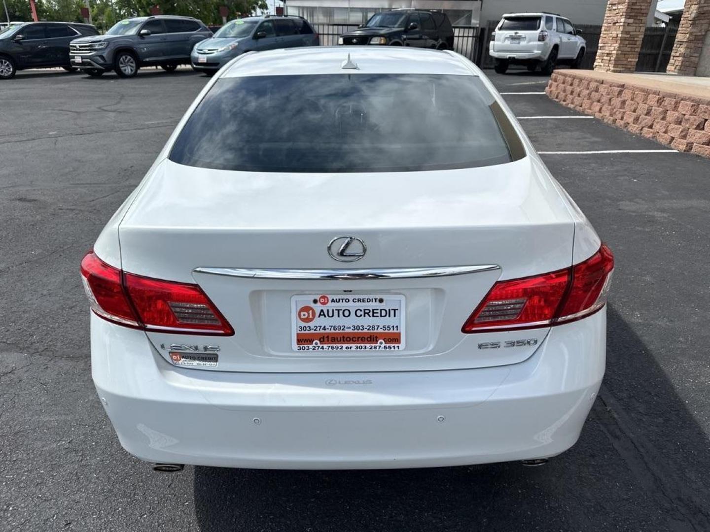 2010 White /Parchment Lexus ES 350 (JTHBK1EG2A2) with an 3.5L V6 DOHC Dual VVT-i 24V engine, Automatic transmission, located at 10890 W. Colfax Ave., Lakewood, CO, 80215, (303) 274-7692, 39.739914, -105.120132 - 2010 Lexus ES FWD All Cars Have Clean Titles And Are Serviced Before Sale., Backup Camera, Leather, Heated and Ventilated Seats, Non Smoker, No Pet Odor Or Hair, ES 350, Parchment Leather, 17'' 10-Spoke Aluminum Alloy Wheels, Heated and Ventilated Front Seats, High-Intensity Discharge Headlamps, N - Photo#6