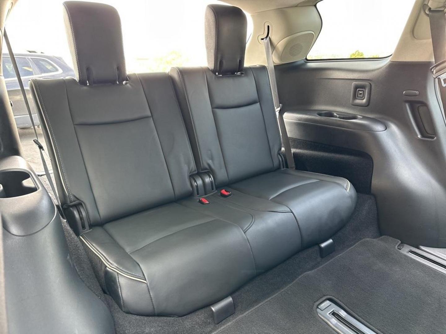 2019 Liquid Platinum /Graphite INFINITI QX60 LUXE (5N1DL0MM2KC) with an 3.5L V6 engine, CVT transmission, located at 10890 W. Colfax Ave., Lakewood, CO, 80215, (303) 274-7692, 39.739914, -105.120132 - 2019 INFINITI QX60, All Wheel Drive, 3rd Row Seat and in mint condition inside and out! <br>All Cars Have Clean Titles And Are Serviced Before Sale., <br>Clean Carfax, No Accident, Apple/Android Car Play, Blind Spot Monitoring, Backup Camera, Leather, Heated Seats, Bluetooth/ With Bluetooth Audio, N - Photo#25