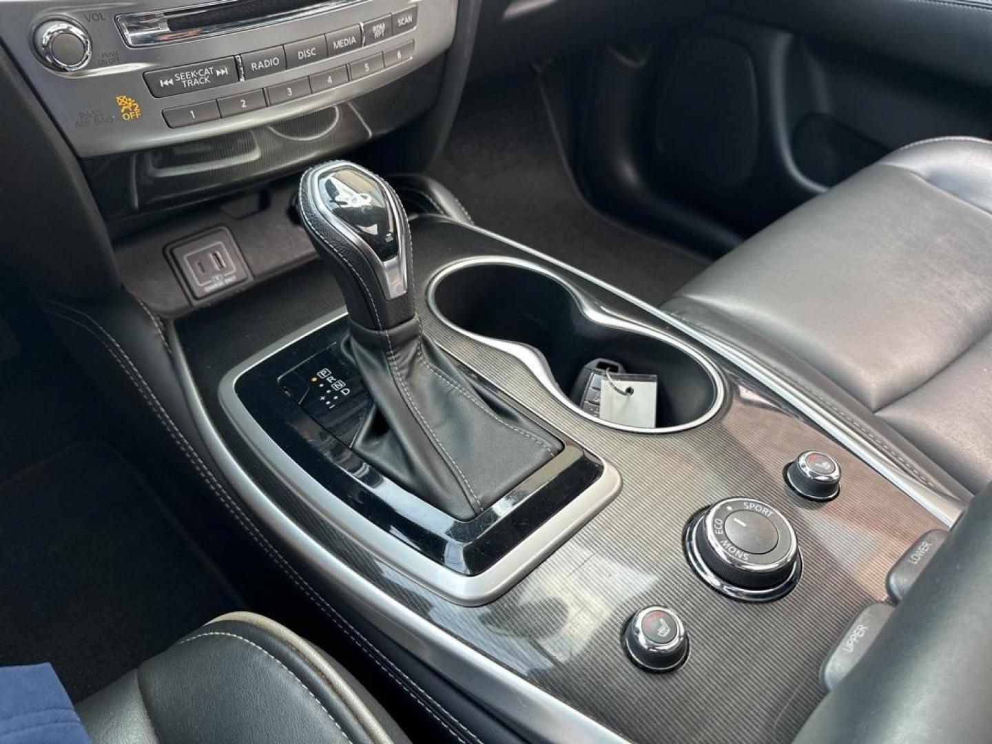 2019 Liquid Platinum /Graphite INFINITI QX60 LUXE (5N1DL0MM2KC) with an 3.5L V6 engine, CVT transmission, located at 10890 W. Colfax Ave., Lakewood, CO, 80215, (303) 274-7692, 39.739914, -105.120132 - 2019 INFINITI QX60, All Wheel Drive, 3rd Row Seat and in mint condition inside and out! <br>All Cars Have Clean Titles And Are Serviced Before Sale., <br>Clean Carfax, No Accident, Apple/Android Car Play, Blind Spot Monitoring, Backup Camera, Leather, Heated Seats, Bluetooth/ With Bluetooth Audio, N - Photo#12