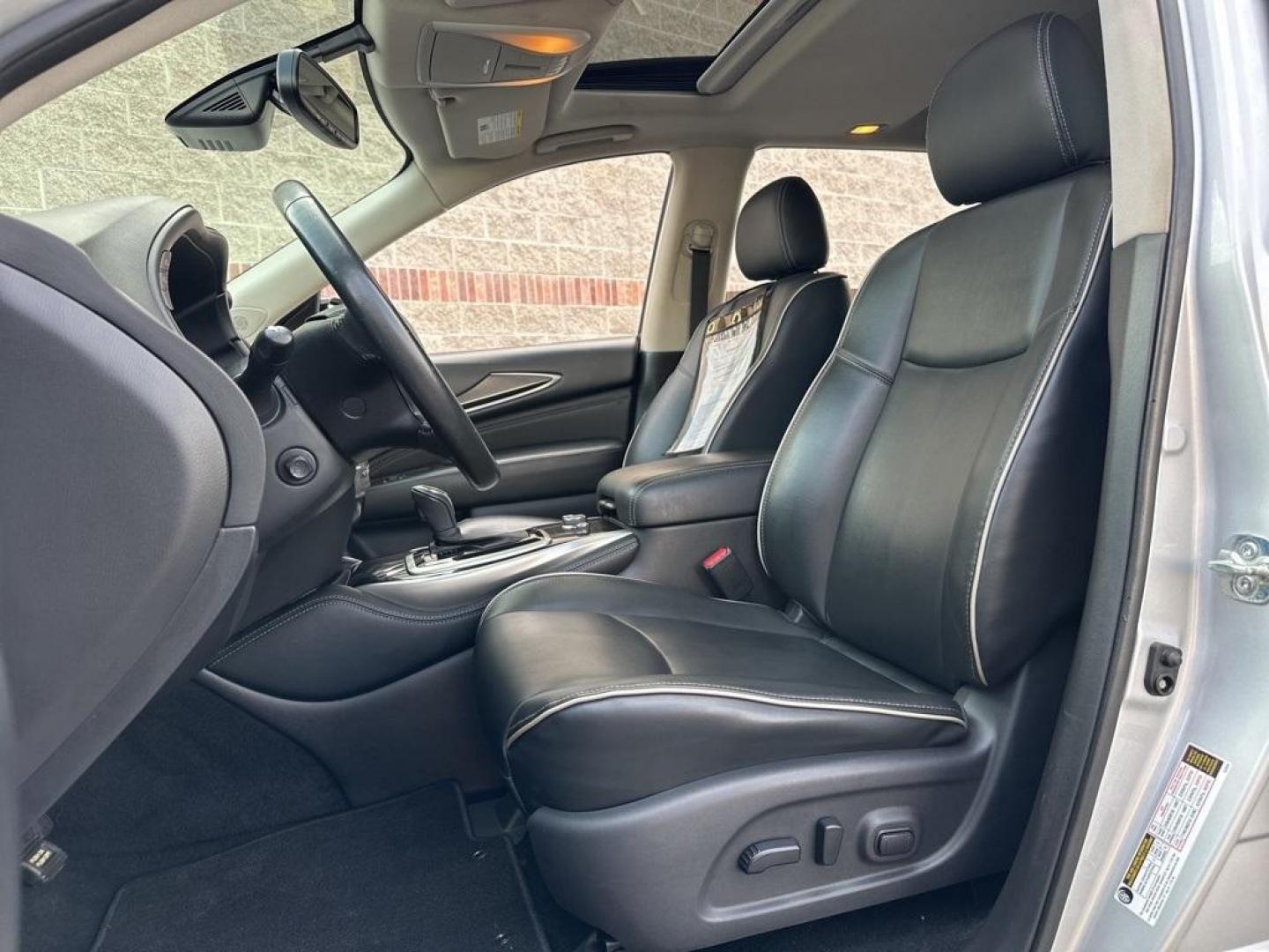 2019 Liquid Platinum /Graphite INFINITI QX60 LUXE (5N1DL0MM2KC) with an 3.5L V6 engine, CVT transmission, located at 10890 W. Colfax Ave., Lakewood, CO, 80215, (303) 274-7692, 39.739914, -105.120132 - 2019 INFINITI QX60, All Wheel Drive, 3rd Row Seat and in mint condition inside and out! <br>All Cars Have Clean Titles And Are Serviced Before Sale., <br>Clean Carfax, No Accident, Apple/Android Car Play, Blind Spot Monitoring, Backup Camera, Leather, Heated Seats, Bluetooth/ With Bluetooth Audio, N - Photo#17
