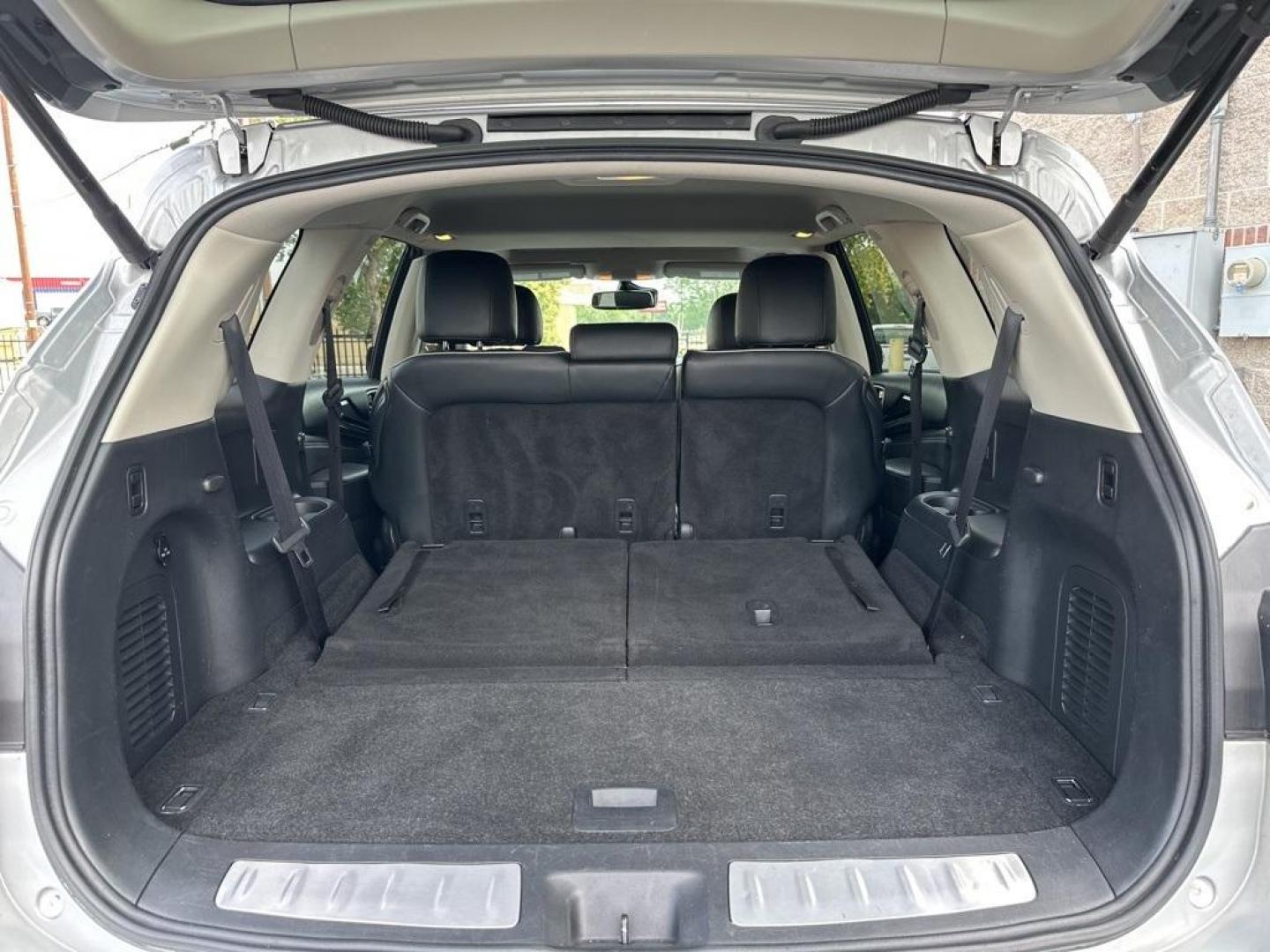 2019 Liquid Platinum /Graphite INFINITI QX60 LUXE (5N1DL0MM2KC) with an 3.5L V6 engine, CVT transmission, located at 10890 W. Colfax Ave., Lakewood, CO, 80215, (303) 274-7692, 39.739914, -105.120132 - 2019 INFINITI QX60, All Wheel Drive, 3rd Row Seat and in mint condition inside and out! <br>All Cars Have Clean Titles And Are Serviced Before Sale., <br>Clean Carfax, No Accident, Apple/Android Car Play, Blind Spot Monitoring, Backup Camera, Leather, Heated Seats, Bluetooth/ With Bluetooth Audio, N - Photo#22