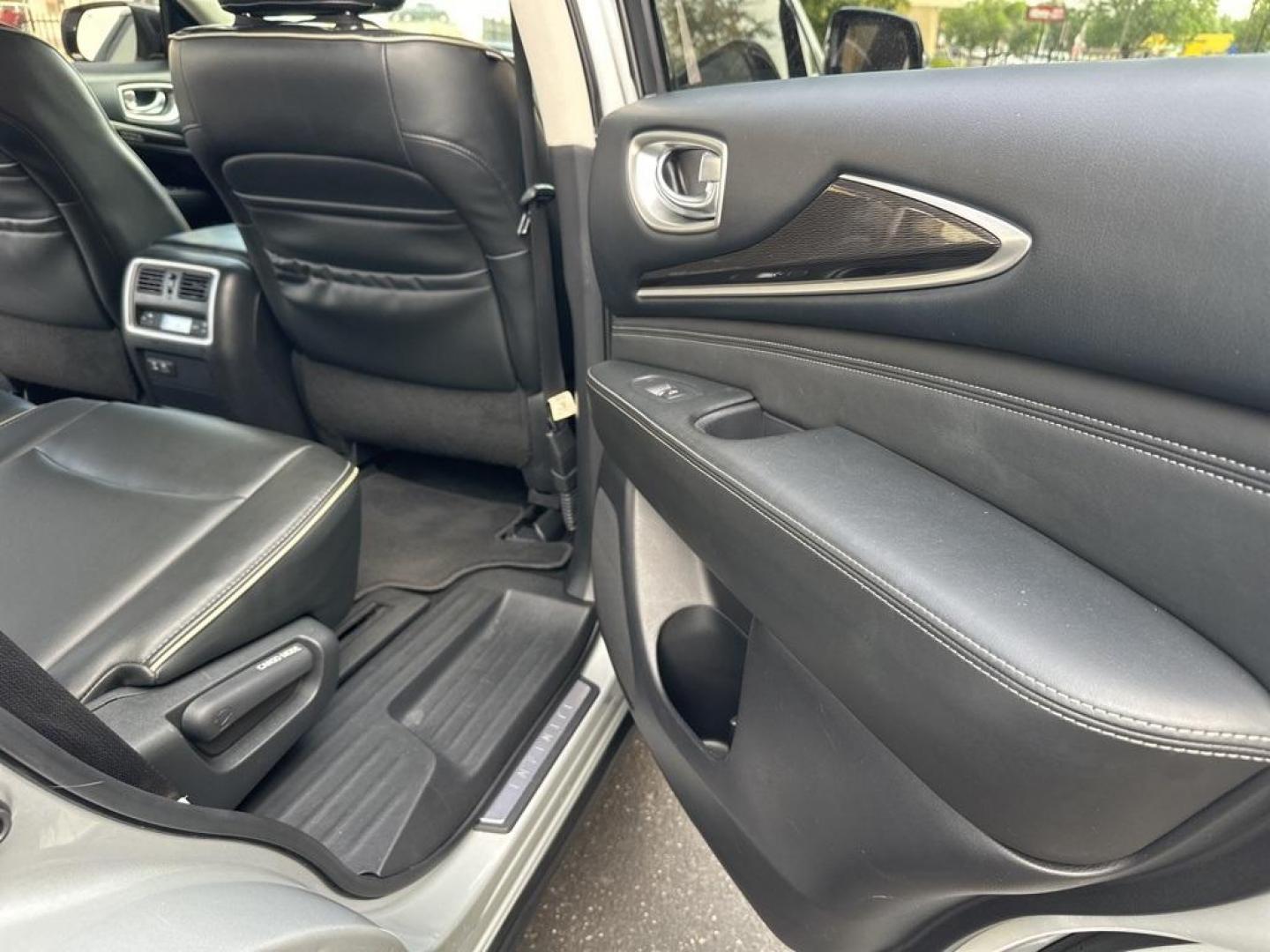 2019 Liquid Platinum /Graphite INFINITI QX60 LUXE (5N1DL0MM2KC) with an 3.5L V6 engine, CVT transmission, located at 10890 W. Colfax Ave., Lakewood, CO, 80215, (303) 274-7692, 39.739914, -105.120132 - 2019 INFINITI QX60, All Wheel Drive, 3rd Row Seat and in mint condition inside and out! <br>All Cars Have Clean Titles And Are Serviced Before Sale., <br>Clean Carfax, No Accident, Apple/Android Car Play, Blind Spot Monitoring, Backup Camera, Leather, Heated Seats, Bluetooth/ With Bluetooth Audio, N - Photo#29