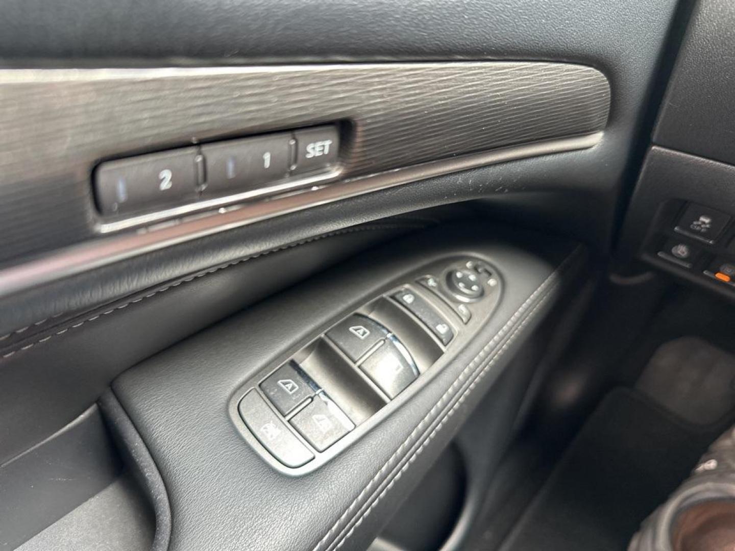 2019 Liquid Platinum /Graphite INFINITI QX60 LUXE (5N1DL0MM2KC) with an 3.5L V6 engine, CVT transmission, located at 10890 W. Colfax Ave., Lakewood, CO, 80215, (303) 274-7692, 39.739914, -105.120132 - 2019 INFINITI QX60, All Wheel Drive, 3rd Row Seat and in mint condition inside and out! <br>All Cars Have Clean Titles And Are Serviced Before Sale., <br>Clean Carfax, No Accident, Apple/Android Car Play, Blind Spot Monitoring, Backup Camera, Leather, Heated Seats, Bluetooth/ With Bluetooth Audio, N - Photo#34