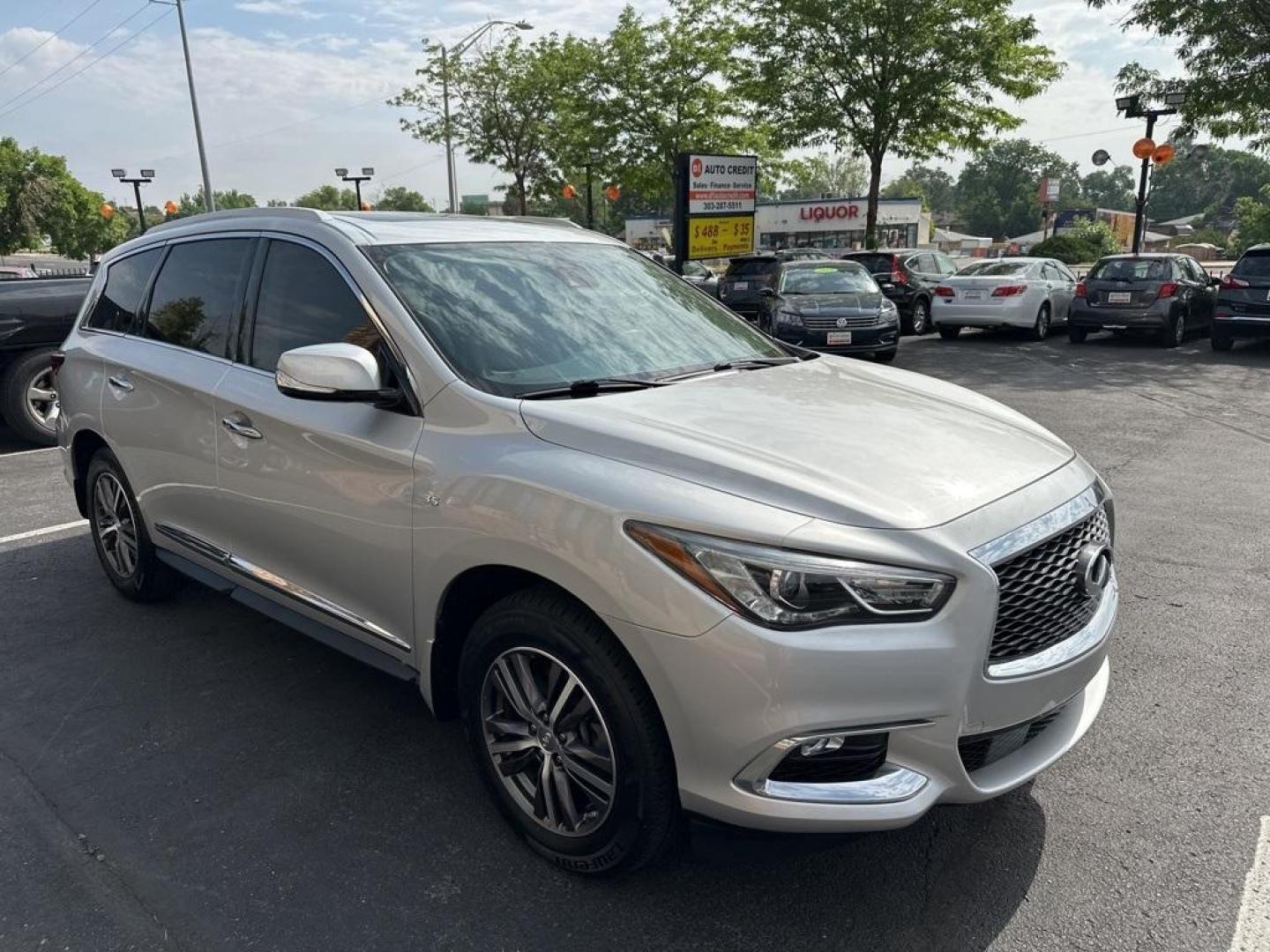 2019 Liquid Platinum /Graphite INFINITI QX60 LUXE (5N1DL0MM2KC) with an 3.5L V6 engine, CVT transmission, located at 10890 W. Colfax Ave., Lakewood, CO, 80215, (303) 274-7692, 39.739914, -105.120132 - 2019 INFINITI QX60, All Wheel Drive, 3rd Row Seat and in mint condition inside and out! <br>All Cars Have Clean Titles And Are Serviced Before Sale., <br>Clean Carfax, No Accident, Apple/Android Car Play, Blind Spot Monitoring, Backup Camera, Leather, Heated Seats, Bluetooth/ With Bluetooth Audio, N - Photo#3
