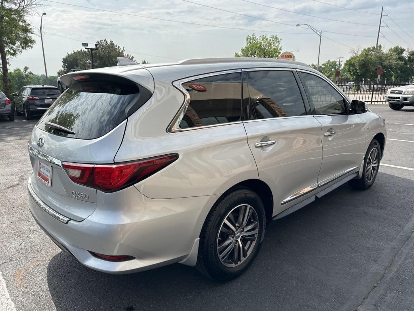 2019 Liquid Platinum /Graphite INFINITI QX60 LUXE (5N1DL0MM2KC) with an 3.5L V6 engine, CVT transmission, located at 10890 W. Colfax Ave., Lakewood, CO, 80215, (303) 274-7692, 39.739914, -105.120132 - 2019 INFINITI QX60, All Wheel Drive, 3rd Row Seat and in mint condition inside and out! <br>All Cars Have Clean Titles And Are Serviced Before Sale., <br>Clean Carfax, No Accident, Apple/Android Car Play, Blind Spot Monitoring, Backup Camera, Leather, Heated Seats, Bluetooth/ With Bluetooth Audio, N - Photo#5
