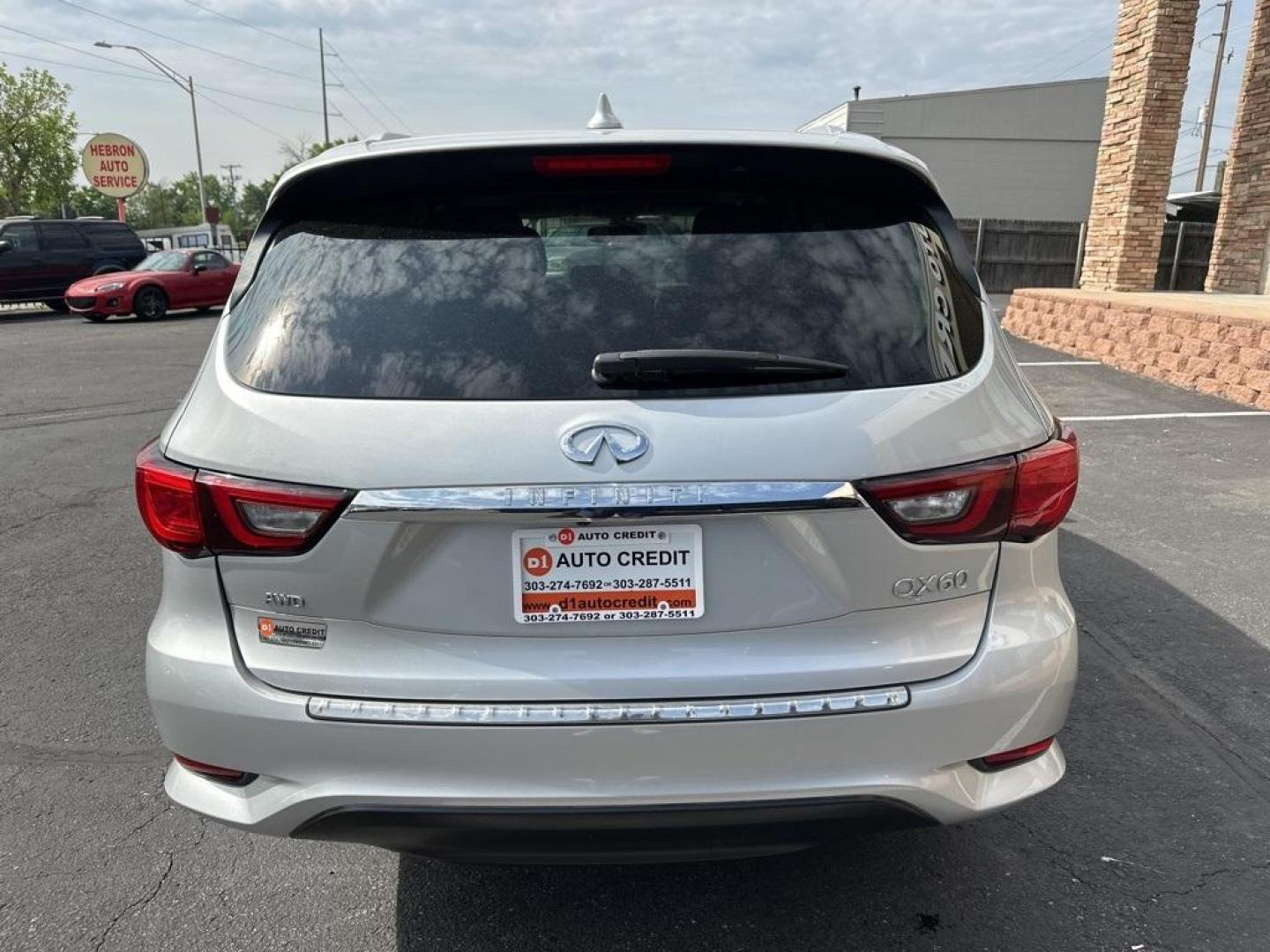 2019 Liquid Platinum /Graphite INFINITI QX60 LUXE (5N1DL0MM2KC) with an 3.5L V6 engine, CVT transmission, located at 10890 W. Colfax Ave., Lakewood, CO, 80215, (303) 274-7692, 39.739914, -105.120132 - 2019 INFINITI QX60, All Wheel Drive, 3rd Row Seat and in mint condition inside and out! <br>All Cars Have Clean Titles And Are Serviced Before Sale., <br>Clean Carfax, No Accident, Apple/Android Car Play, Blind Spot Monitoring, Backup Camera, Leather, Heated Seats, Bluetooth/ With Bluetooth Audio, N - Photo#6