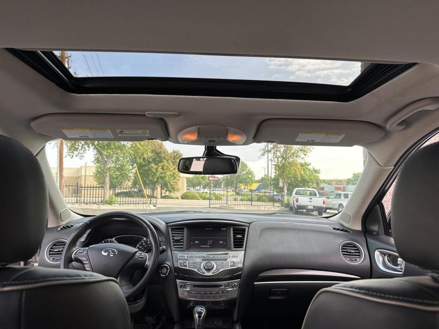 2019 Liquid Platinum /Graphite INFINITI QX60 LUXE (5N1DL0MM2KC) with an 3.5L V6 engine, CVT transmission, located at 10890 W. Colfax Ave., Lakewood, CO, 80215, (303) 274-7692, 39.739914, -105.120132 - 2019 INFINITI QX60, All Wheel Drive, 3rd Row Seat and in mint condition inside and out! <br>All Cars Have Clean Titles And Are Serviced Before Sale., <br>Clean Carfax, No Accident, Apple/Android Car Play, Blind Spot Monitoring, Backup Camera, Leather, Heated Seats, Bluetooth/ With Bluetooth Audio, N - Photo#8