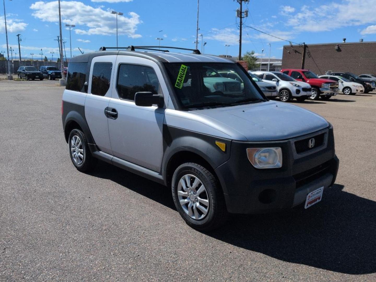 2005 SILVER Honda Element LX (5J6YH17375L) with an 4 Cyl, 2.4L engine, Manual transmission, located at 10890 W. Colfax Ave., Lakewood, CO, 80215, (303) 274-7692, 39.739914, -105.120132 - Photo#2