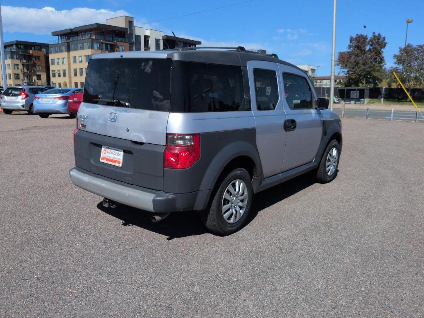 2005 SILVER Honda Element LX (5J6YH17375L) with an 4 Cyl, 2.4L engine, Manual transmission, located at 10890 W. Colfax Ave., Lakewood, CO, 80215, (303) 274-7692, 39.739914, -105.120132 - Photo#4