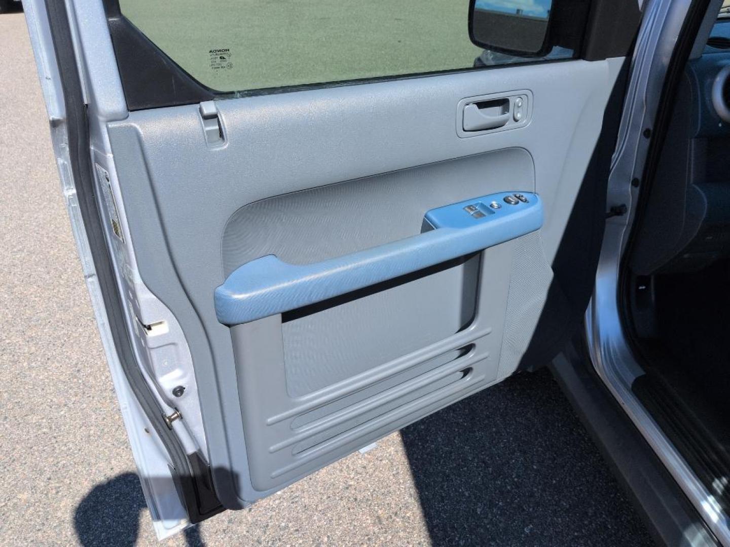 2005 SILVER Honda Element LX (5J6YH17375L) with an 4 Cyl, 2.4L engine, Manual transmission, located at 10890 W. Colfax Ave., Lakewood, CO, 80215, (303) 274-7692, 39.739914, -105.120132 - Photo#8