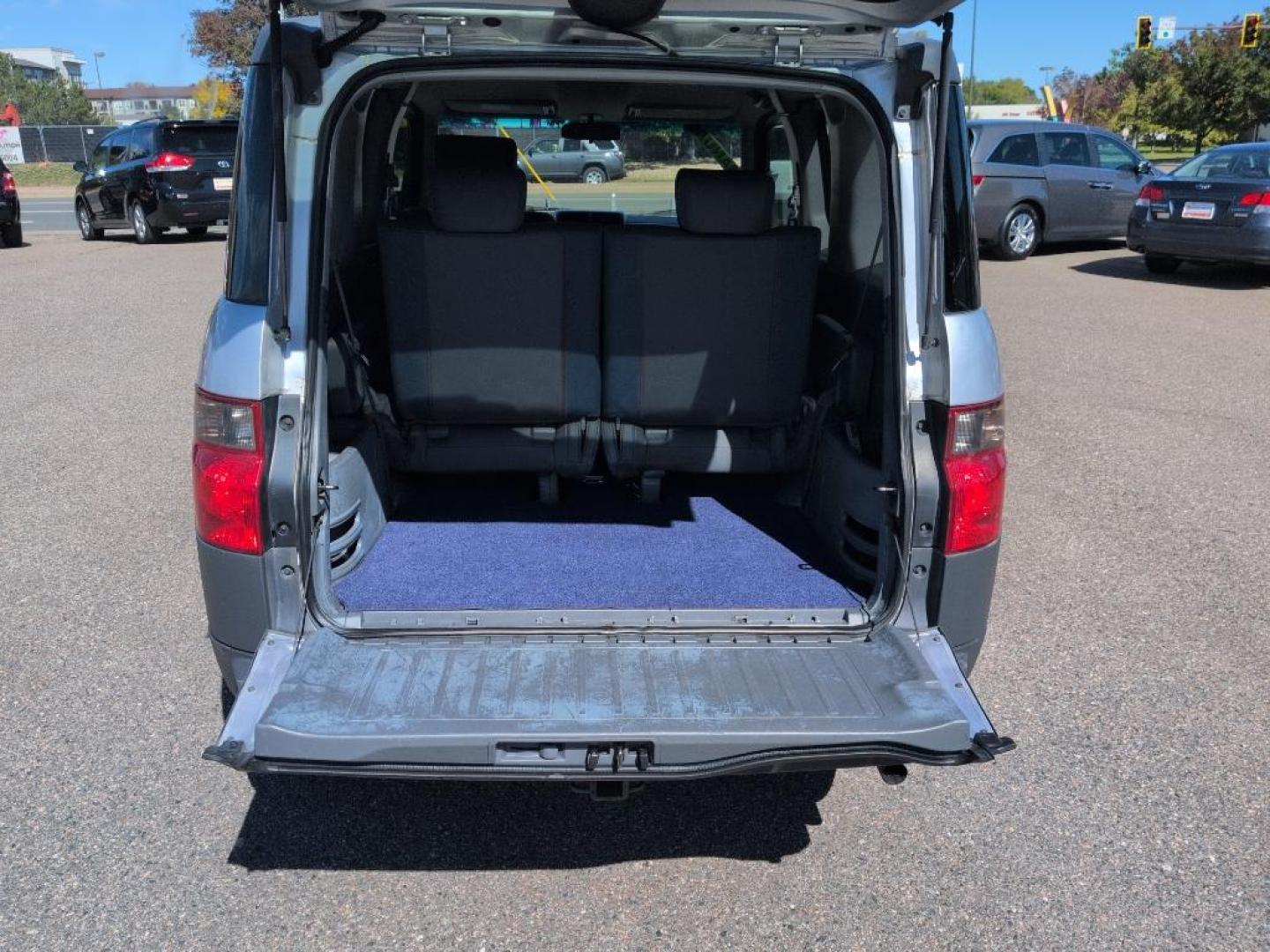 2005 SILVER Honda Element LX (5J6YH17375L) with an 4 Cyl, 2.4L engine, Manual transmission, located at 10890 W. Colfax Ave., Lakewood, CO, 80215, (303) 274-7692, 39.739914, -105.120132 - Photo#23