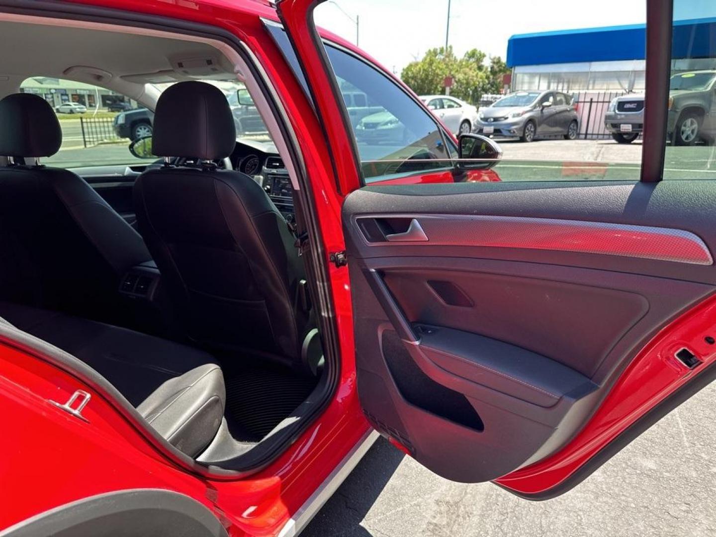 2019 Tornado Red /Black Volkswagen Golf Alltrack TSI S (3VWH17AU9KM) with an 1.8L TSI engine, Automatic transmission, located at 10890 W. Colfax Ave., Lakewood, CO, 80215, (303) 274-7692, 39.739914, -105.120132 - 2019 Volkswagen Golf Alltrack All Wheel Drive and One Owner.<br><br>All Cars Have Clean Titles And Are Serviced Before Sale., Apple/Android Car Play, New Tires, Backup Camera, Leather, Heated Seats, Non Smoker, AWD.<br><br>D1 Auto NEVER charges dealer fees! All cars have clean titles and have been i - Photo#18