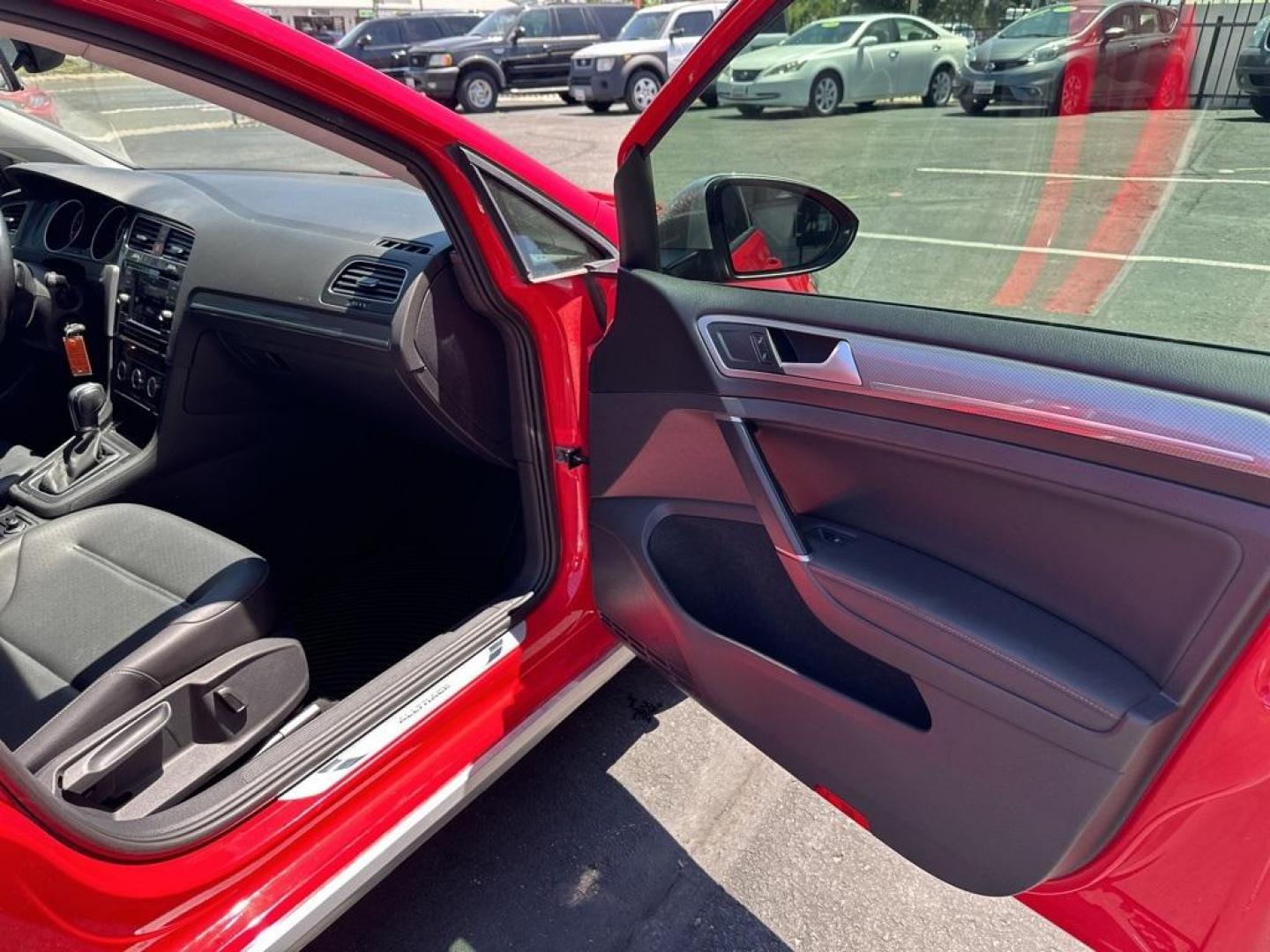 2019 Tornado Red /Black Volkswagen Golf Alltrack TSI S (3VWH17AU9KM) with an 1.8L TSI engine, Automatic transmission, located at 10890 W. Colfax Ave., Lakewood, CO, 80215, (303) 274-7692, 39.739914, -105.120132 - 2019 Volkswagen Golf Alltrack All Wheel Drive and One Owner.<br><br>All Cars Have Clean Titles And Are Serviced Before Sale., Apple/Android Car Play, New Tires, Backup Camera, Leather, Heated Seats, Non Smoker, AWD.<br><br>D1 Auto NEVER charges dealer fees! All cars have clean titles and have been i - Photo#19