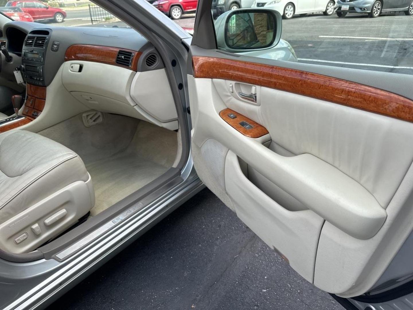 2003 Millennium Silver Metallic /Ivory Lexus LS 430 (JTHBN30F230) with an 4.3L V8 SMPI DOHC engine, Automatic transmission, located at 10890 W. Colfax Ave., Lakewood, CO, 80215, (303) 274-7692, 39.739914, -105.120132 - 2003 Lexus LS IN GOOD CONDITION with a clean title. This car has been inspected and inspection will be passed to the next owner. The good, everything works as it should. This car is sold as is with no warranty do to age and miles. <br><br>D1 Auto NEVER charges dealer fees! All cars have clean titles - Photo#23
