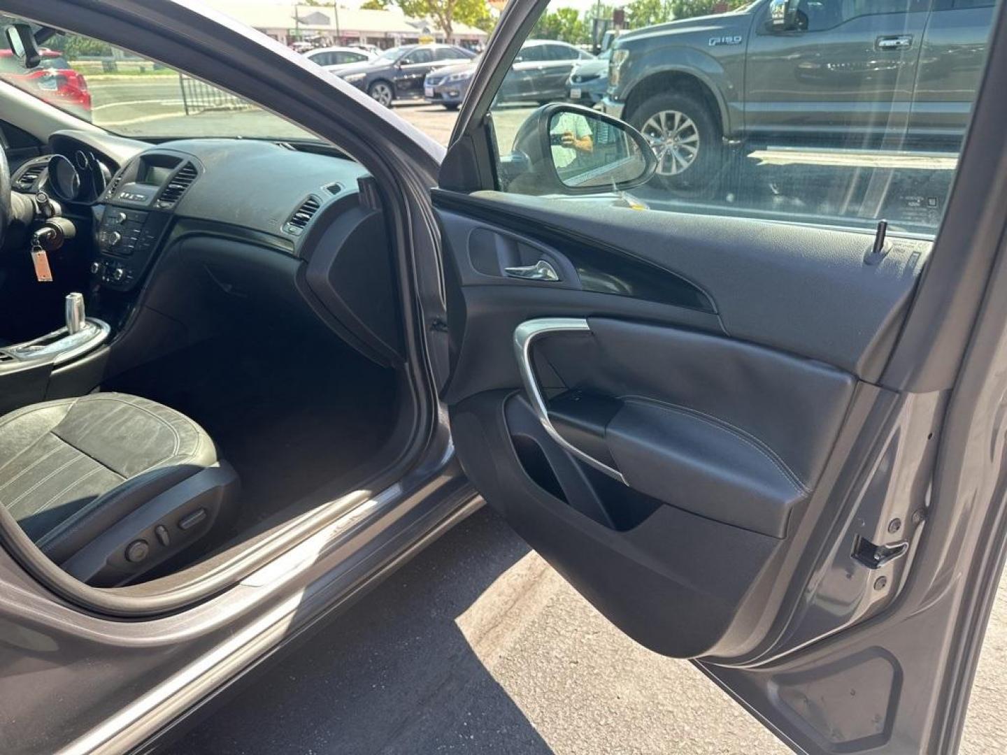 2011 Granite Gray Metallic /Ebony Buick Regal CXL (W04GS5EC6B1) with an ECOTEC 2.4L I4 SIDI DOHC VVT engine, Automatic transmission, located at 10890 W. Colfax Ave., Lakewood, CO, 80215, (303) 274-7692, 39.739914, -105.120132 - 2011 Buick Regal<br><br>D1 Auto NEVER charges dealer fees! All cars have clean titles and have been inspected for mechanical issues. We have financing for everyone. Good credit, bad credit, first time buyers.<br><br>Please call Lakewood Location 303-274-7692 or Thornton 303-287-5511 to schedule a te - Photo#7